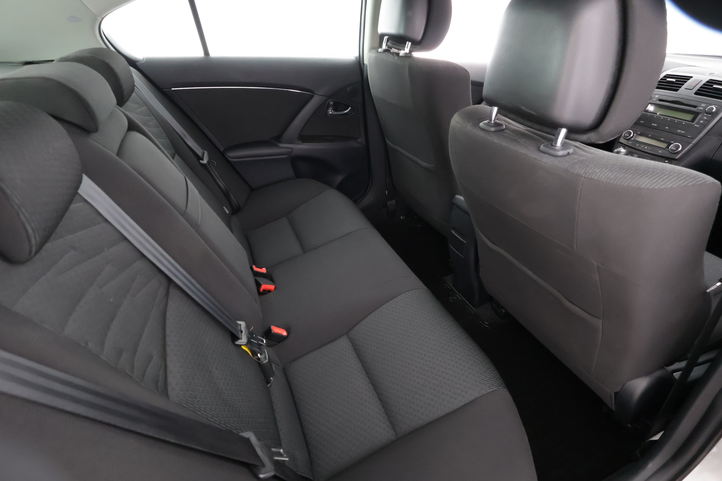 TOYOTA AVENSIS 2011