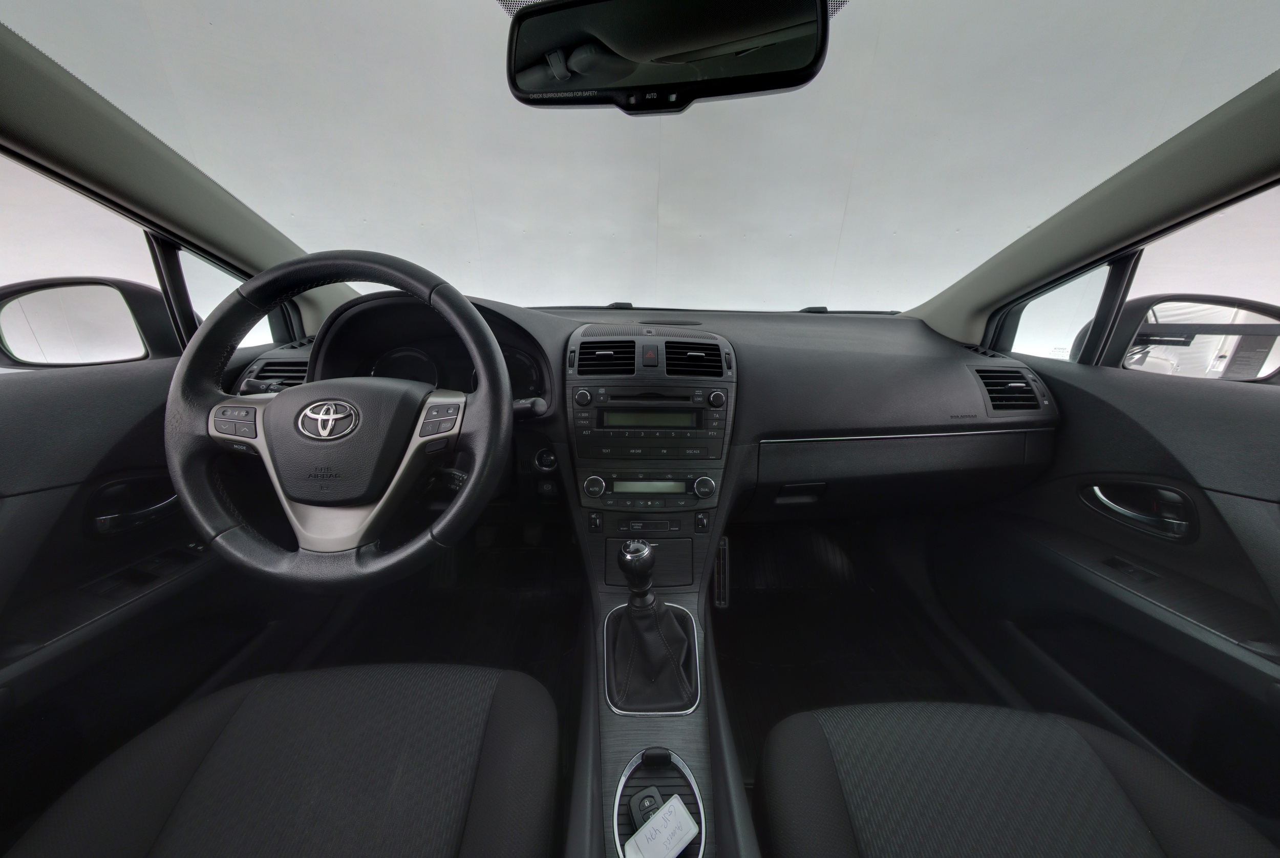 TOYOTA AVENSIS 2011