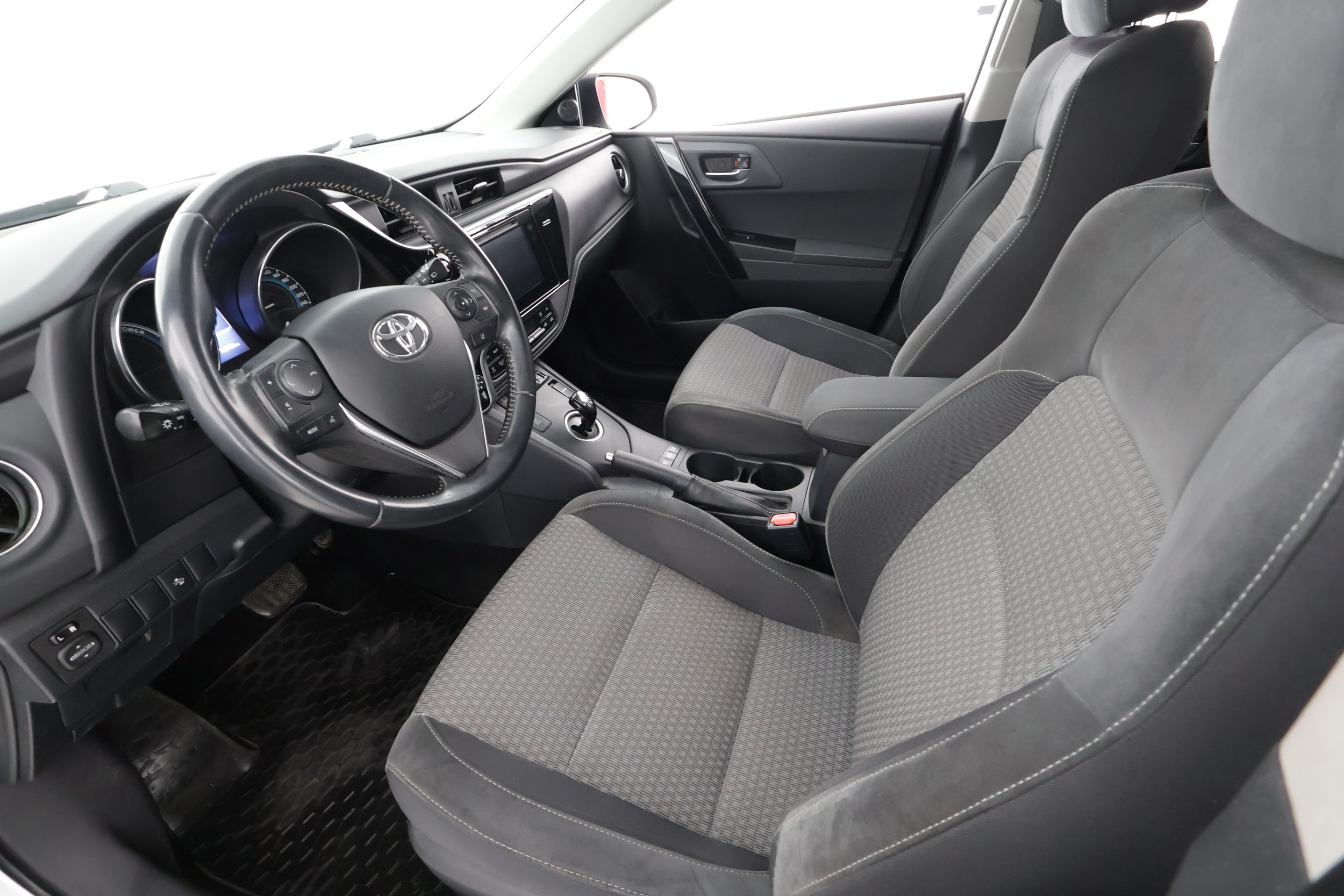 TOYOTA AURIS 2018