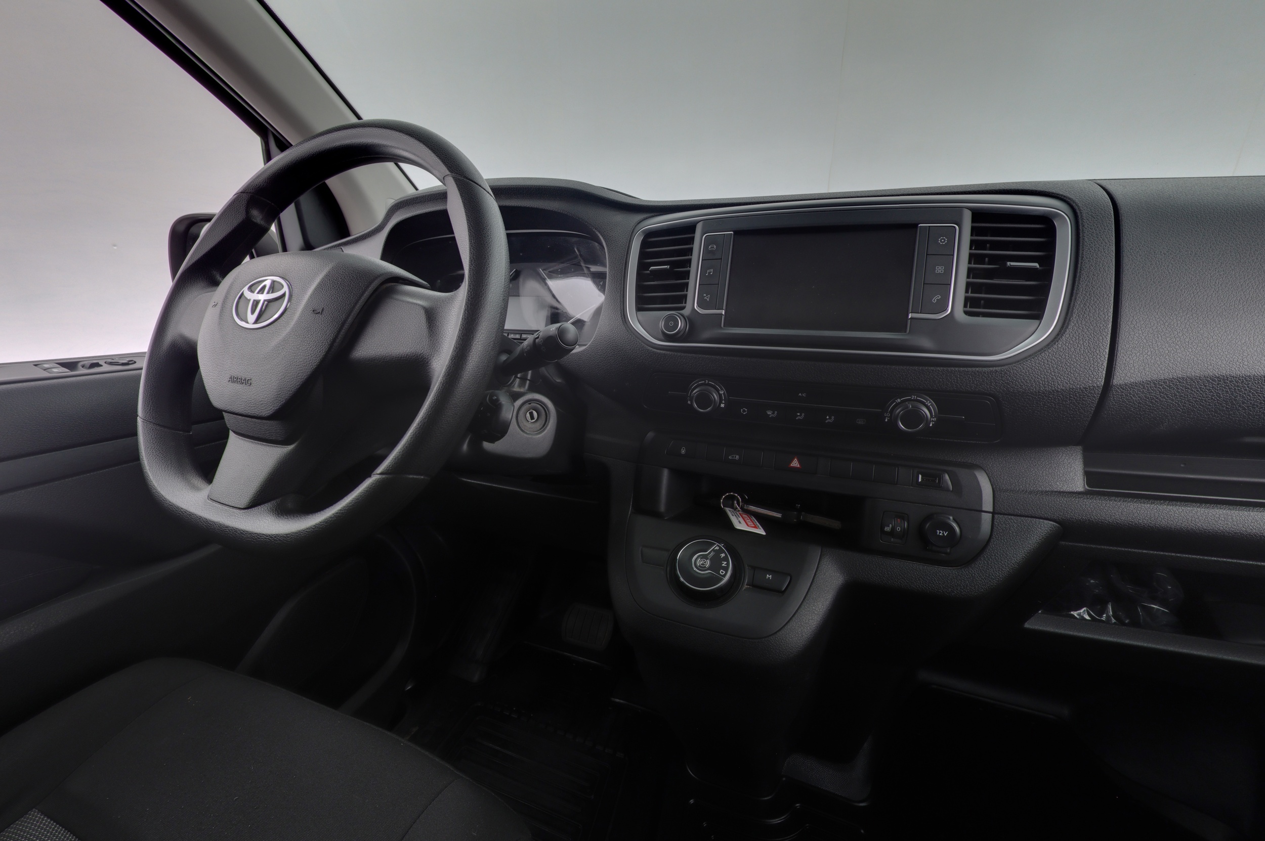 TOYOTA Proace 2023