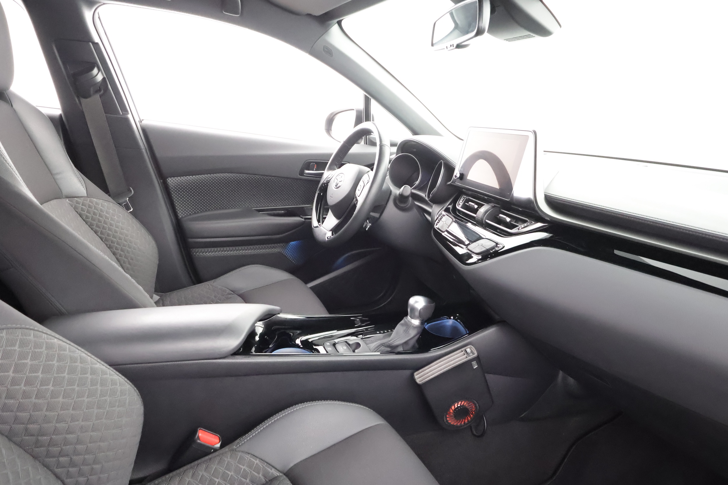 TOYOTA C-HR 2023