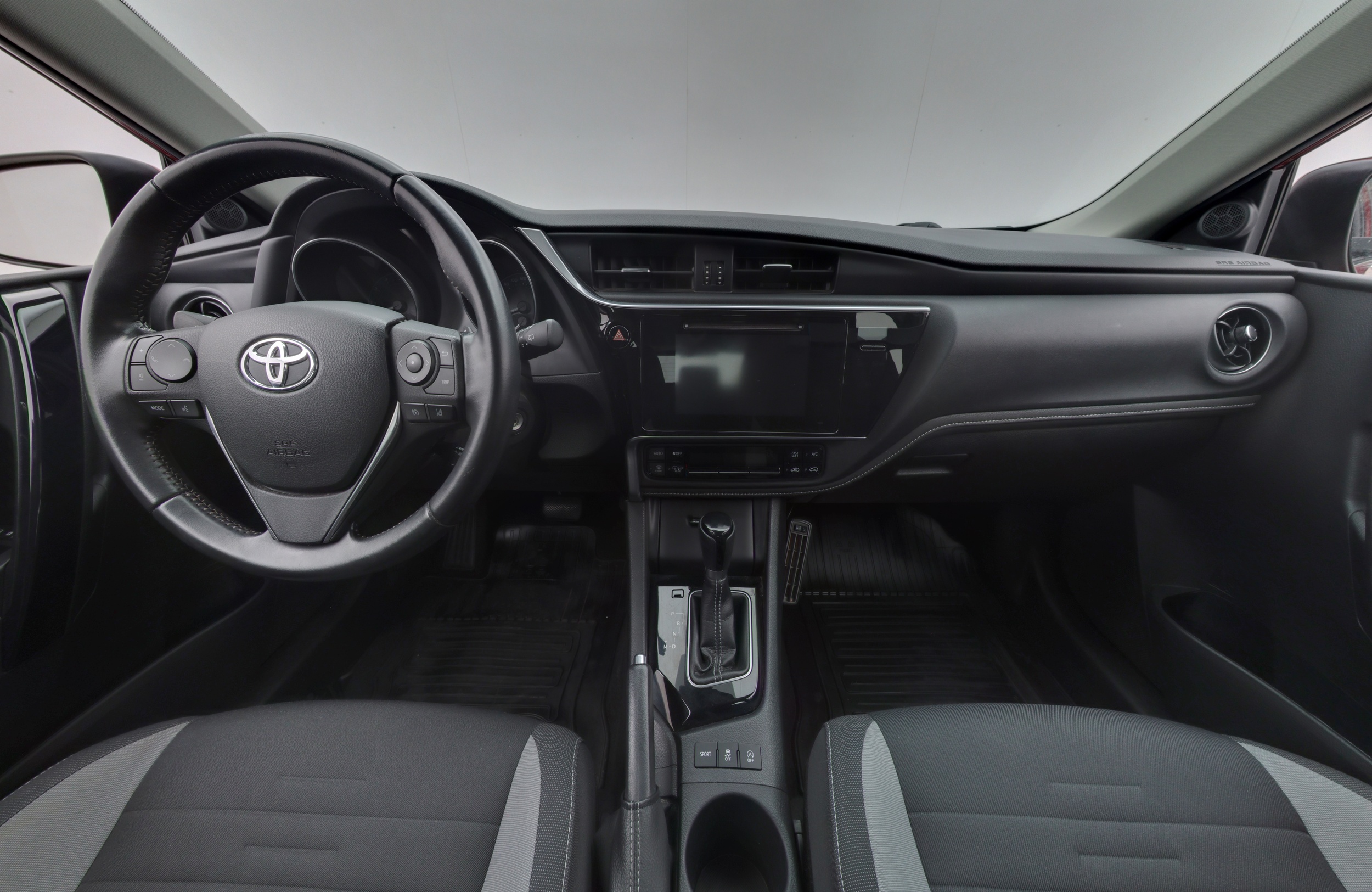 TOYOTA AURIS 2017