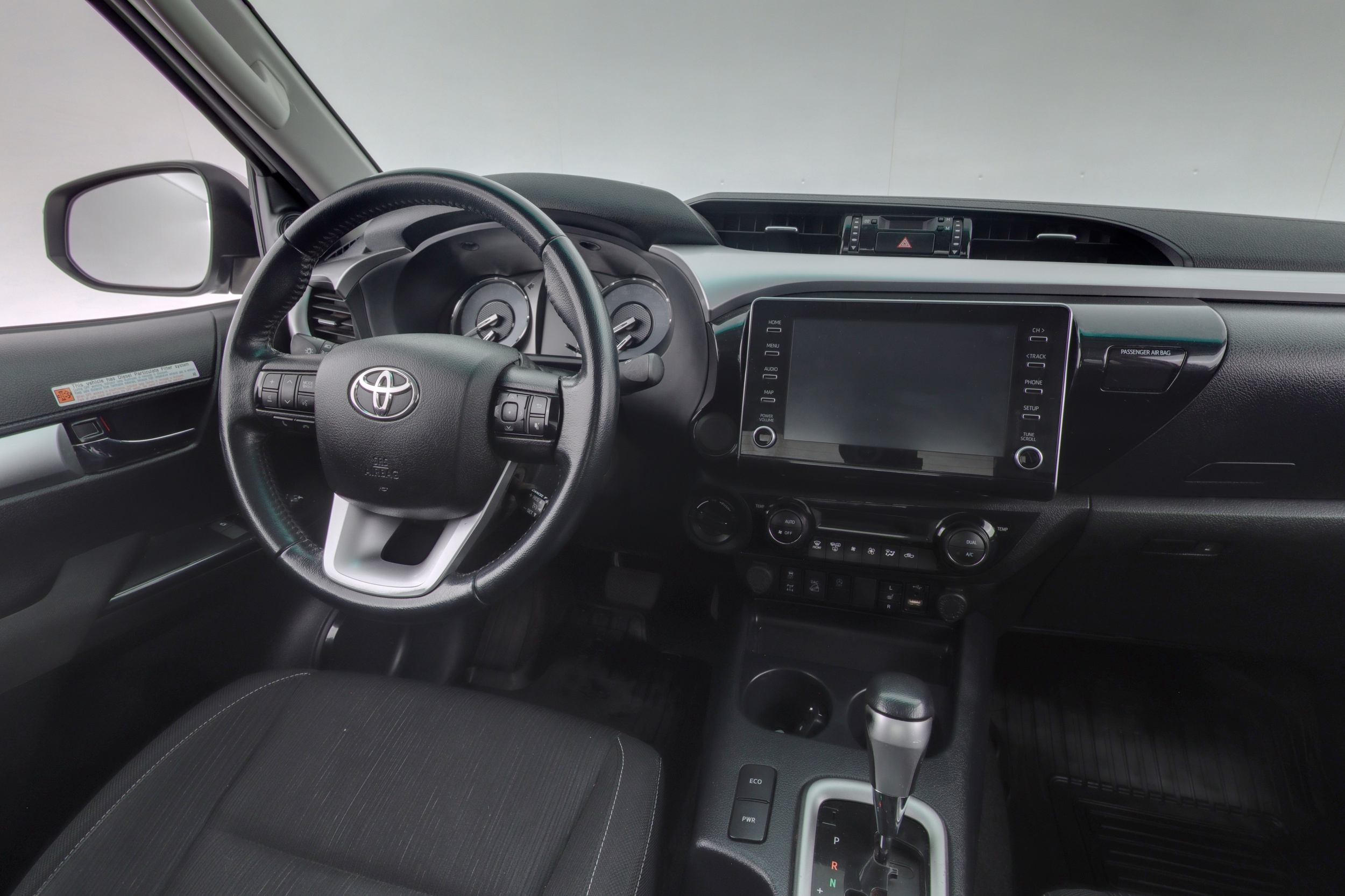 TOYOTA HILUX 2023