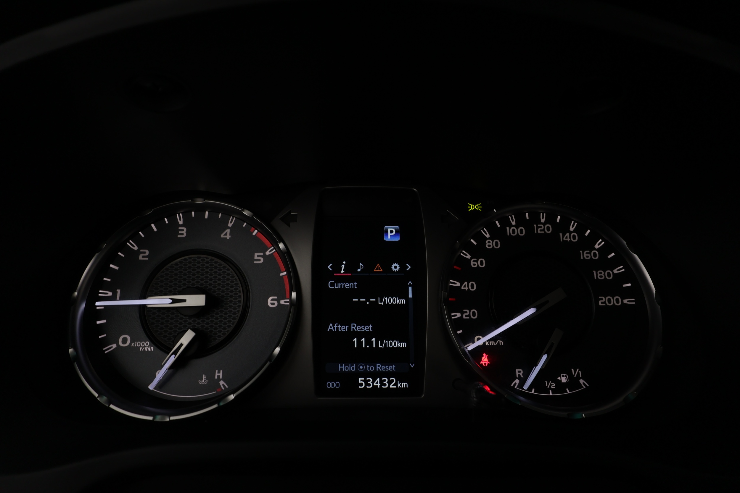 TOYOTA HILUX 2023