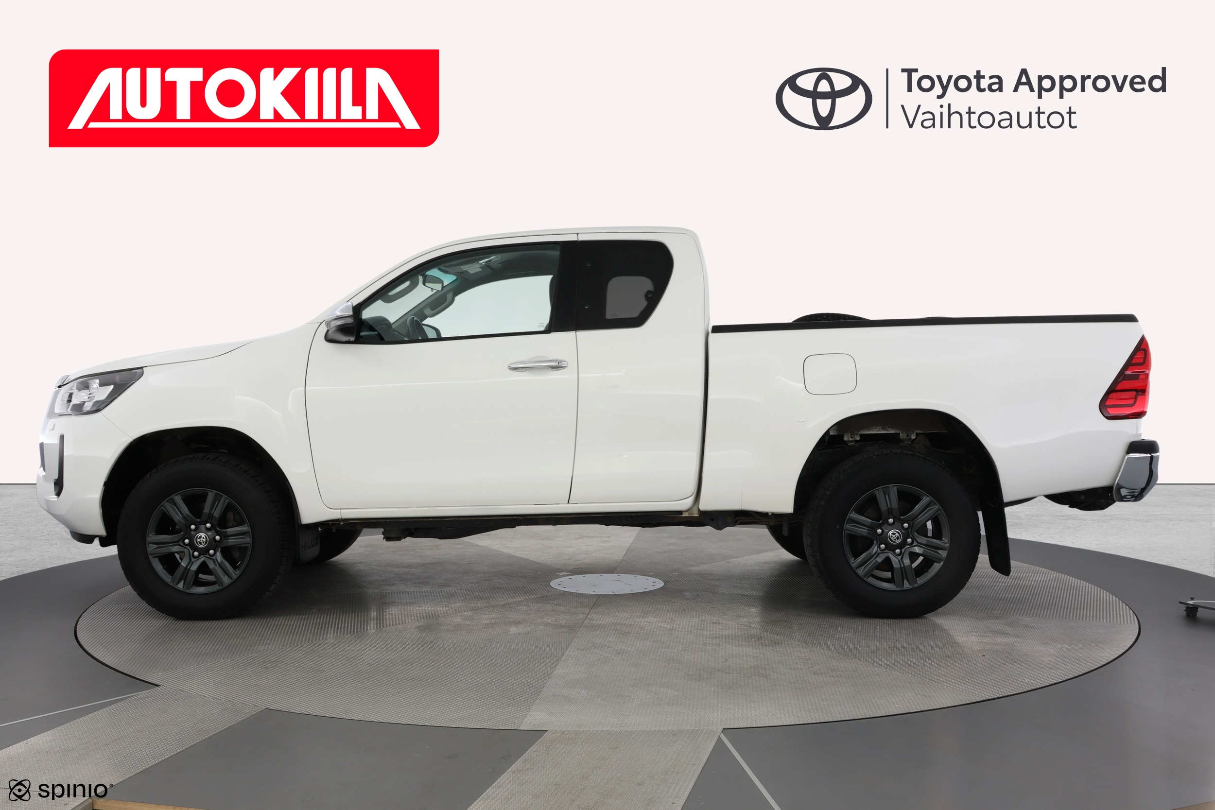TOYOTA HILUX 2023