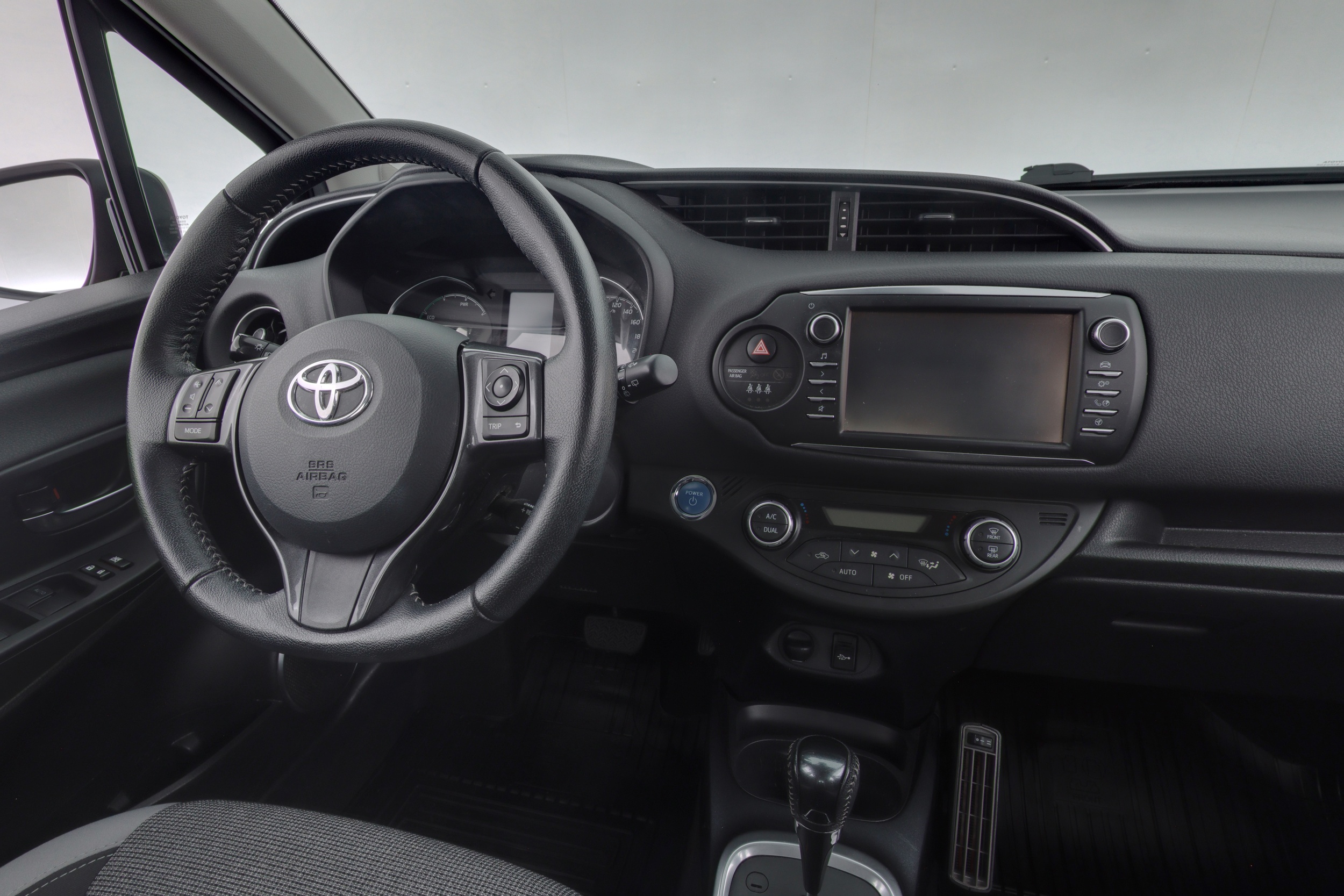 TOYOTA YARIS 2019