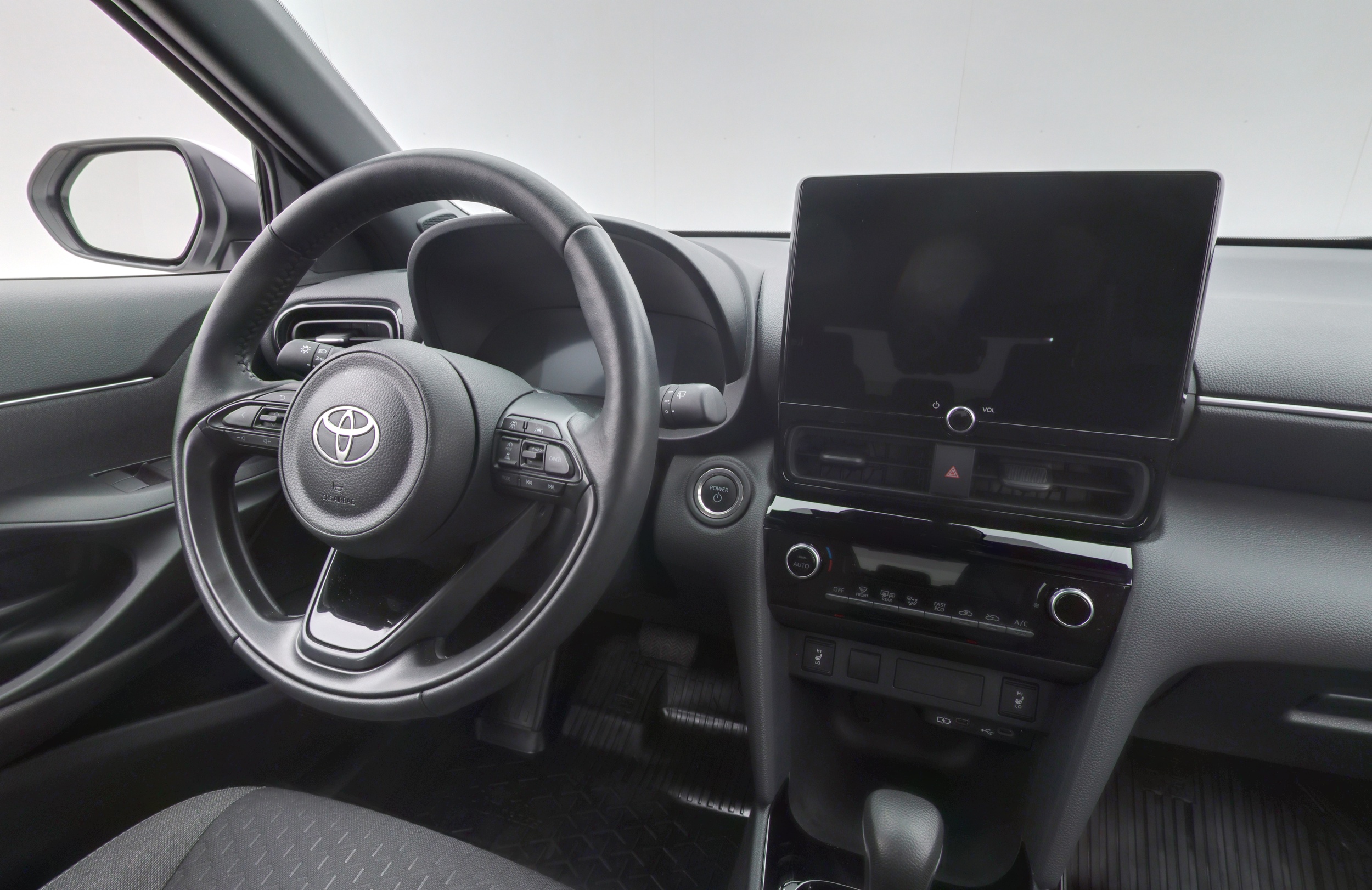 TOYOTA Yaris Cross 2025