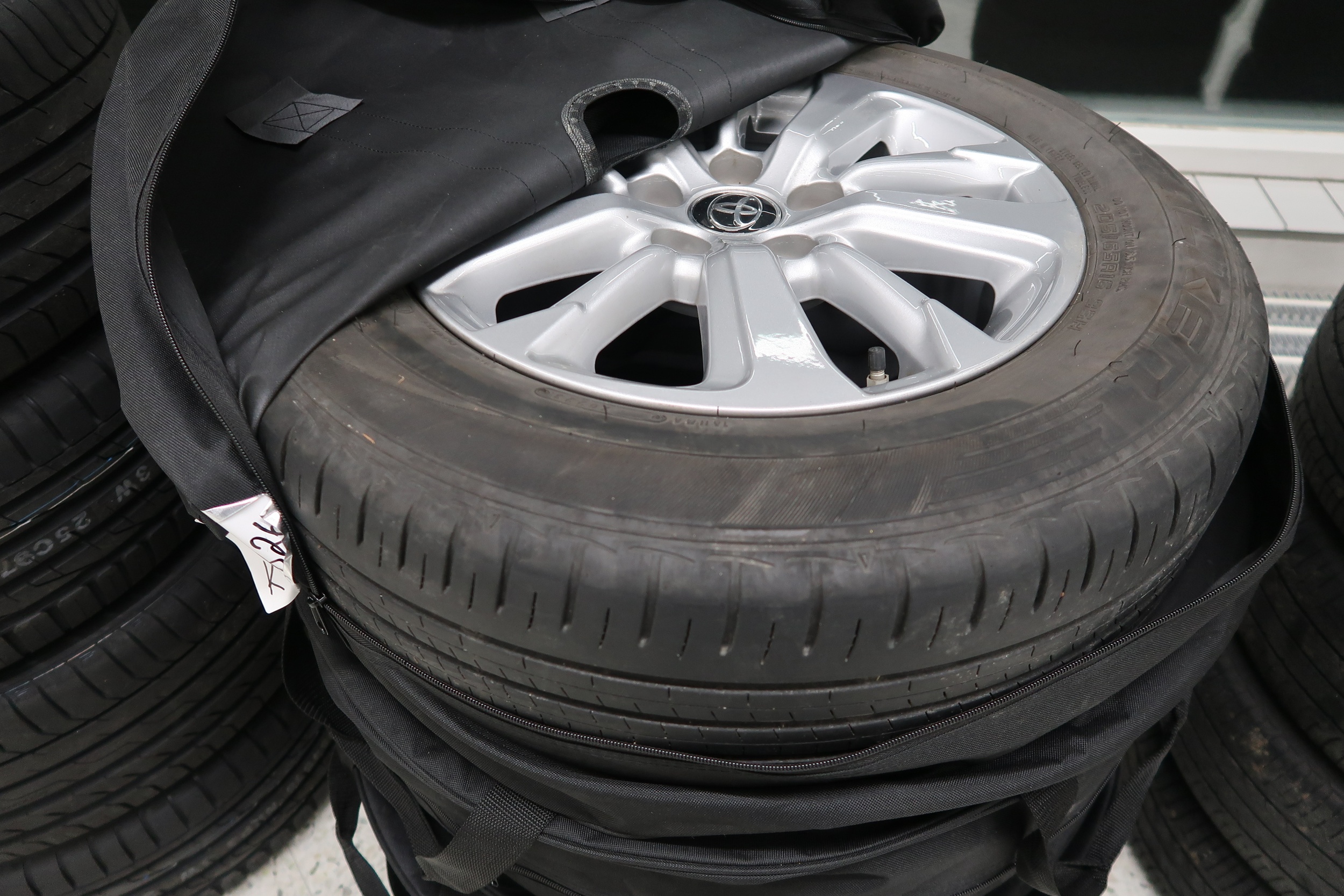 TOYOTA Yaris Cross 2023