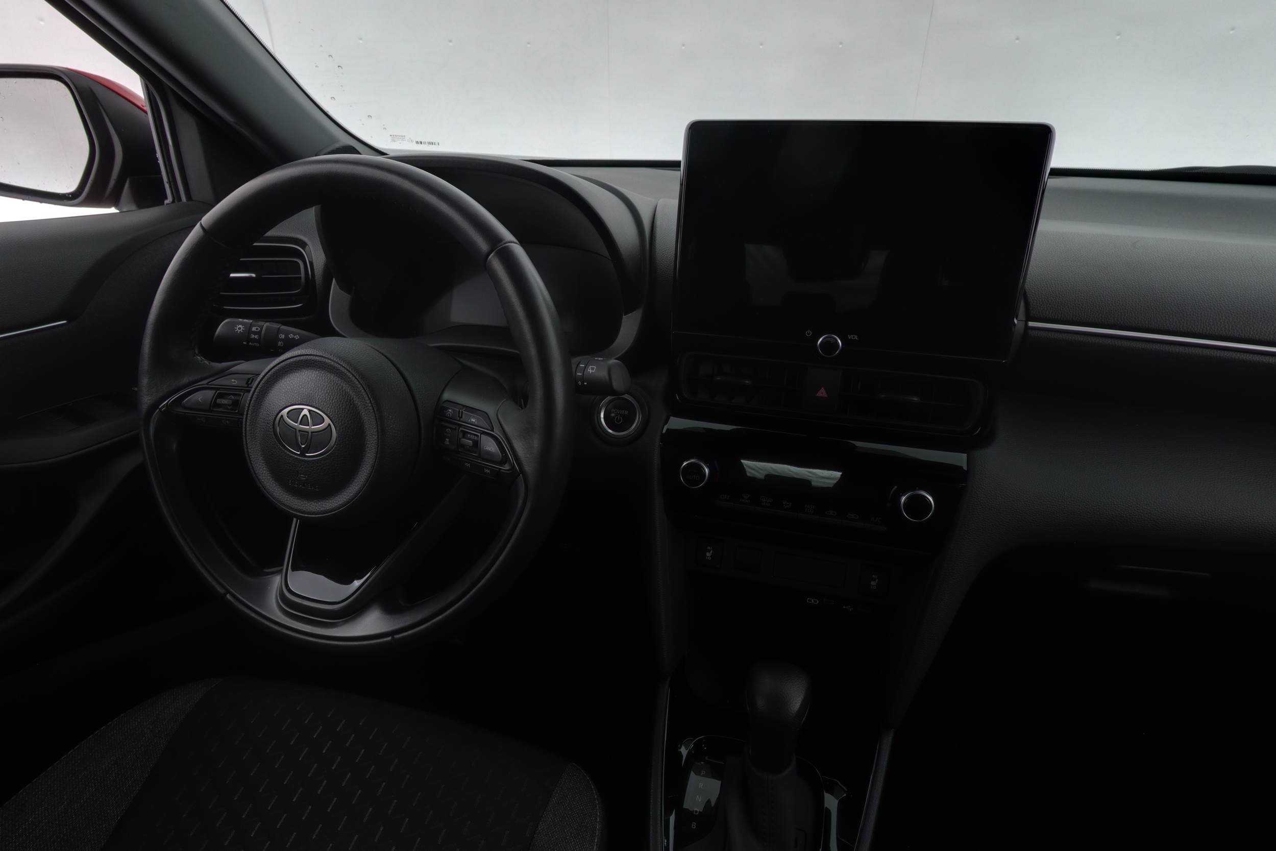 TOYOTA Yaris Cross 2024