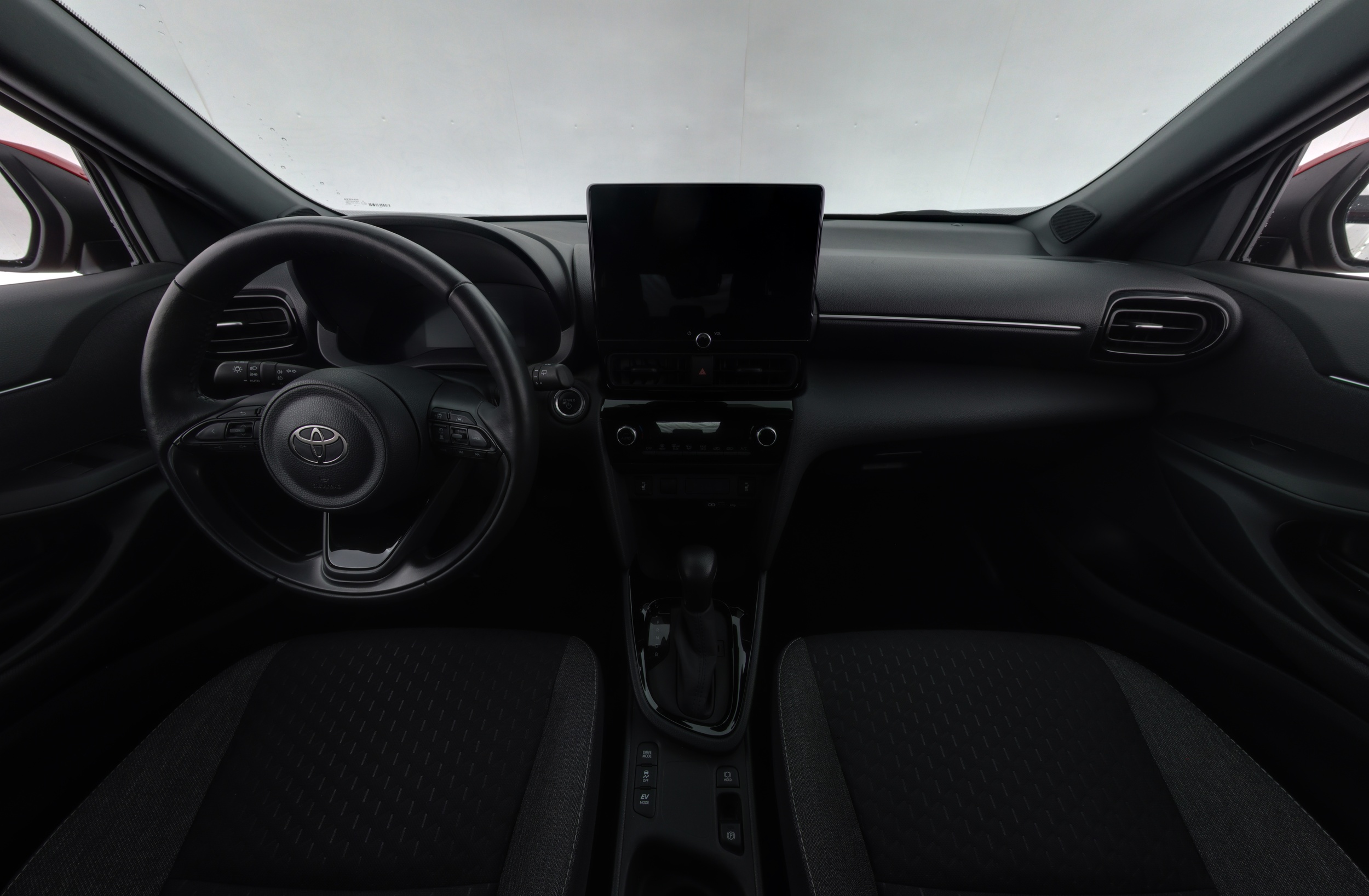 TOYOTA Yaris Cross 2024