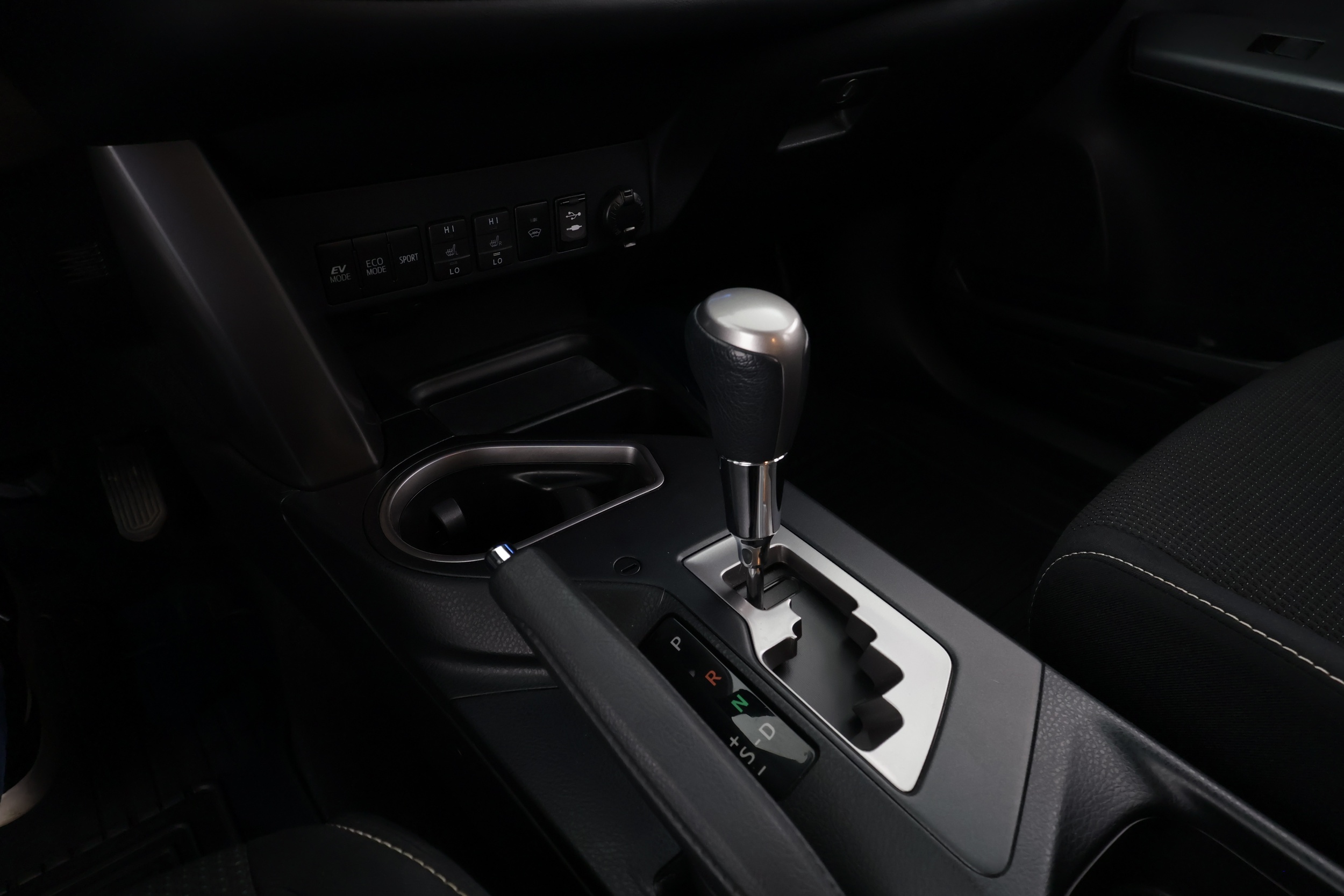 TOYOTA RAV4 2017