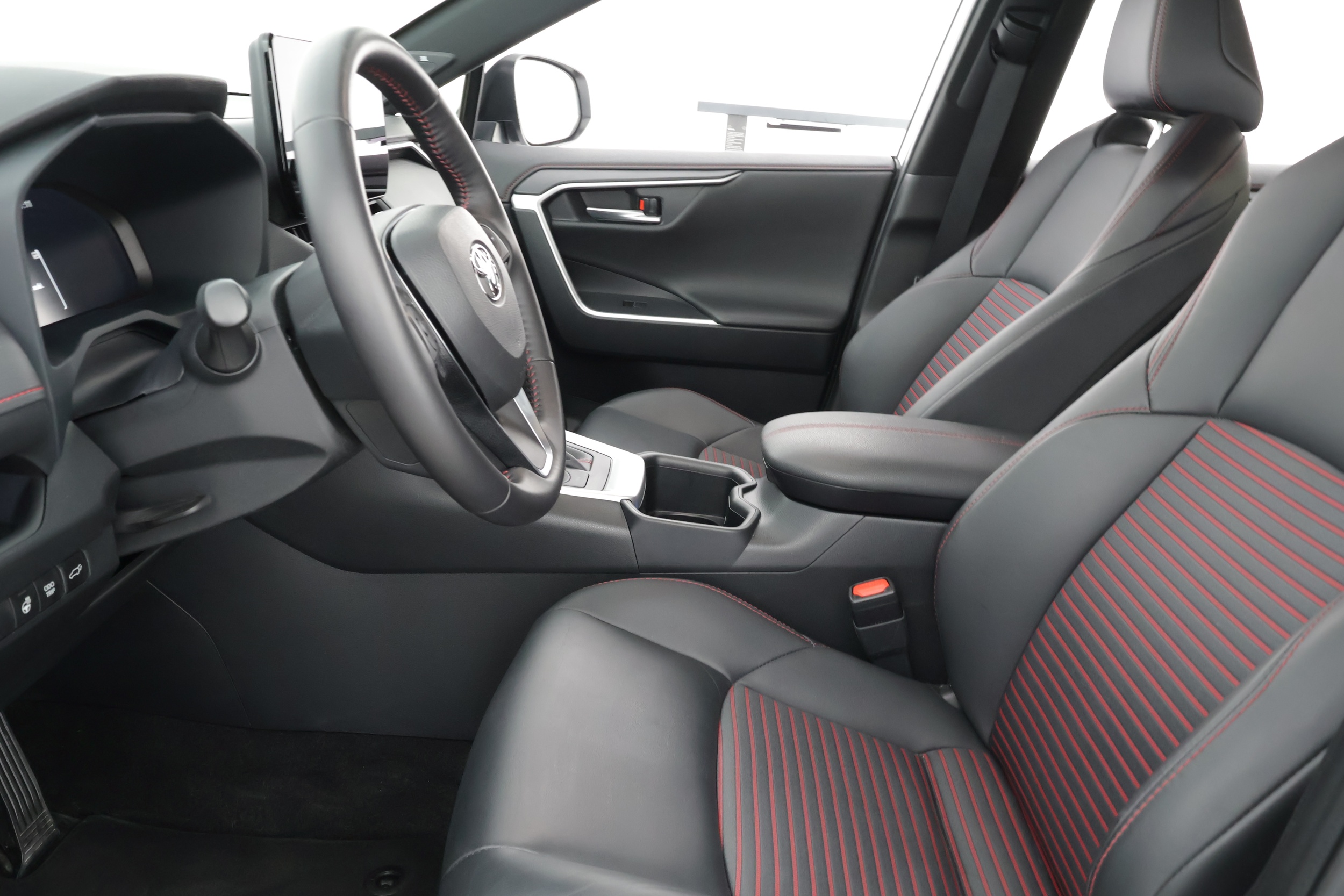 TOYOTA RAV4 Plug-in 2025