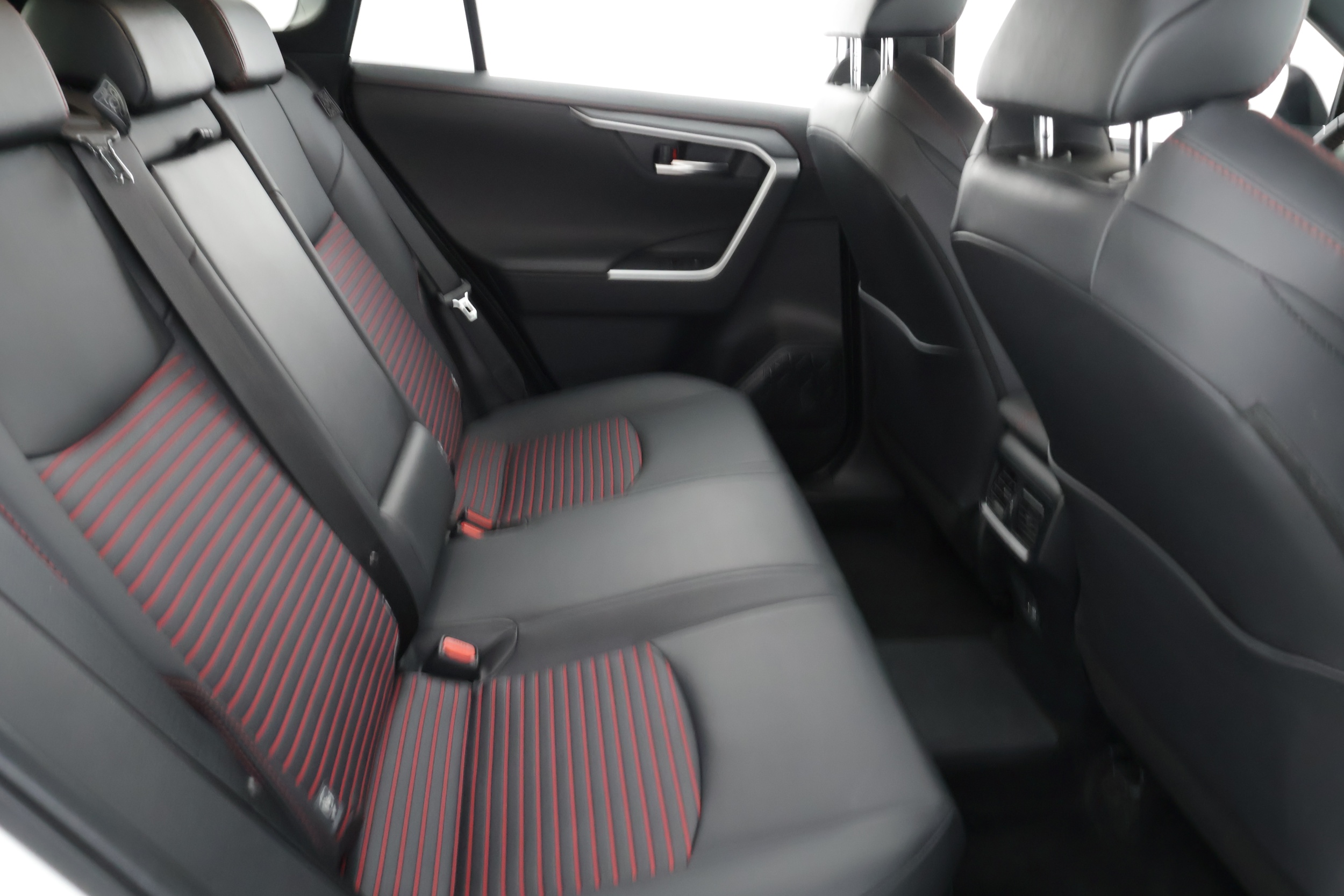 TOYOTA RAV4 Plug-in 2025