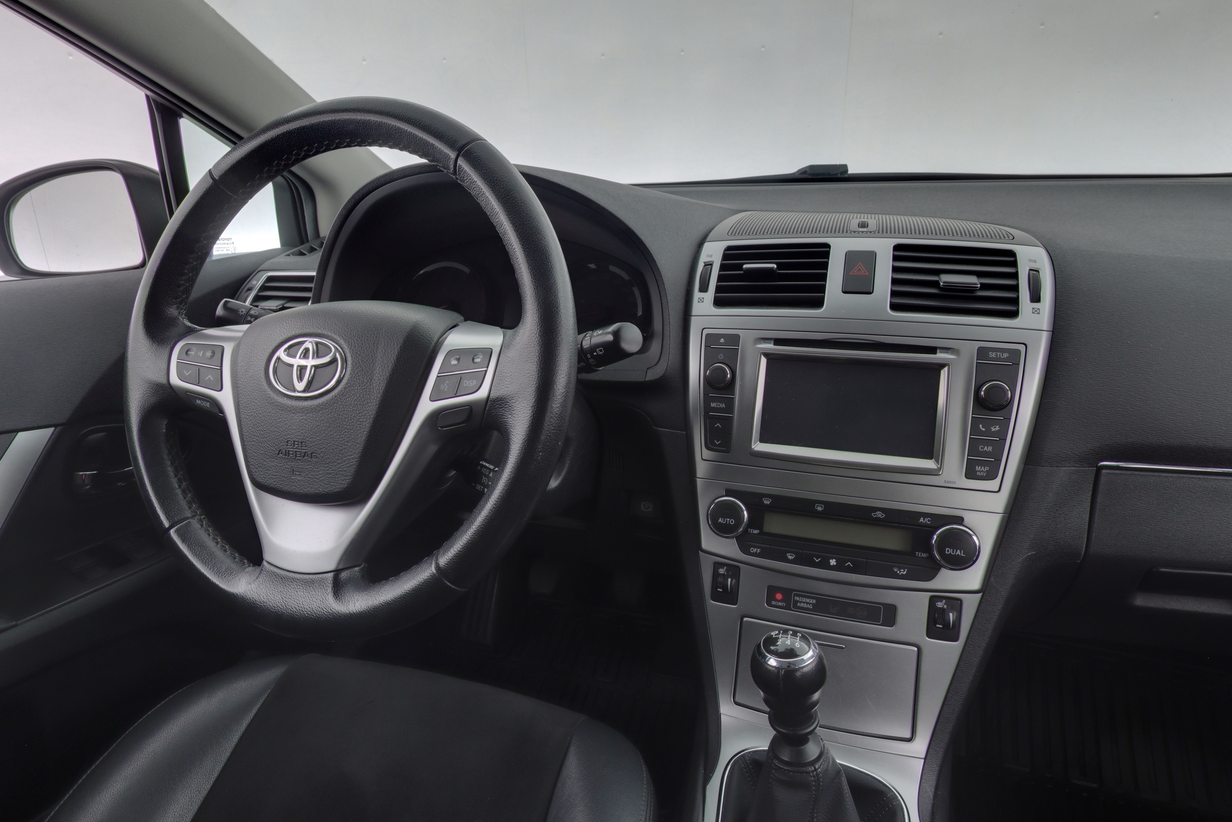 TOYOTA AVENSIS 2013