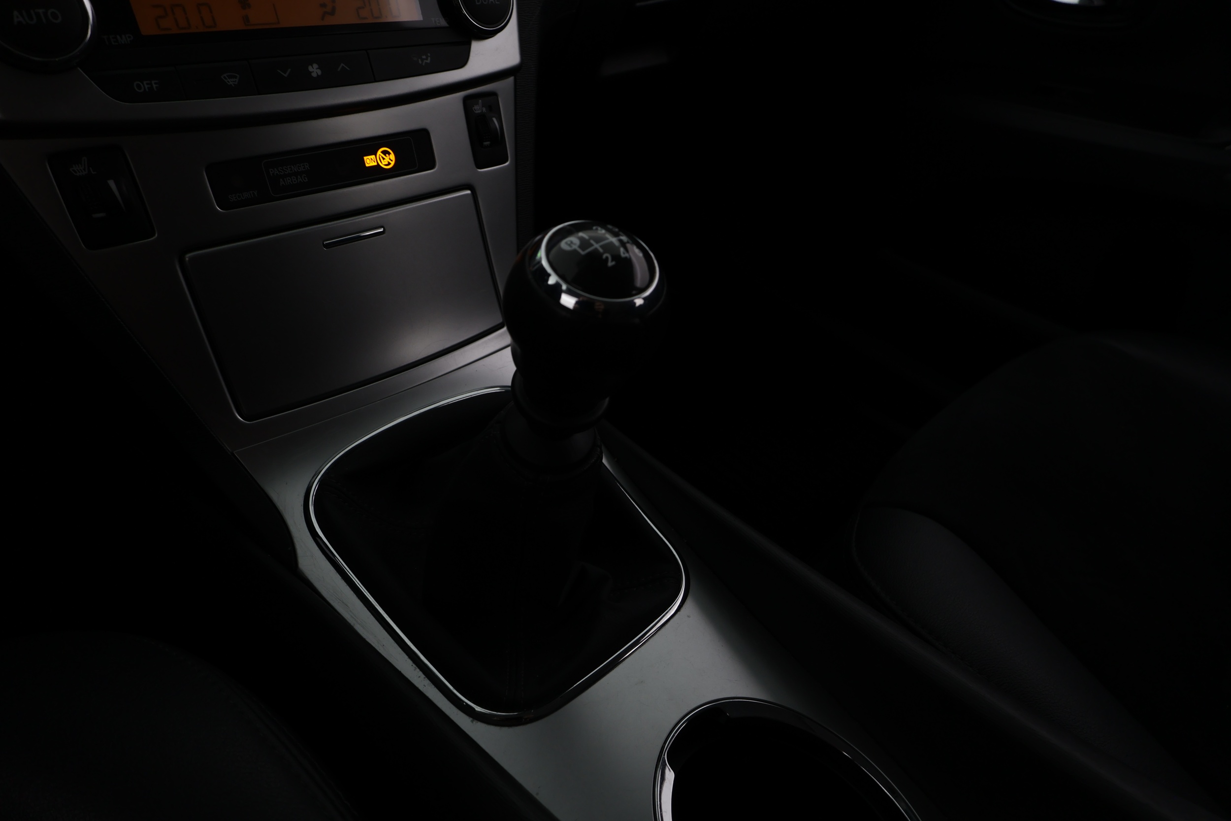 TOYOTA AVENSIS 2013