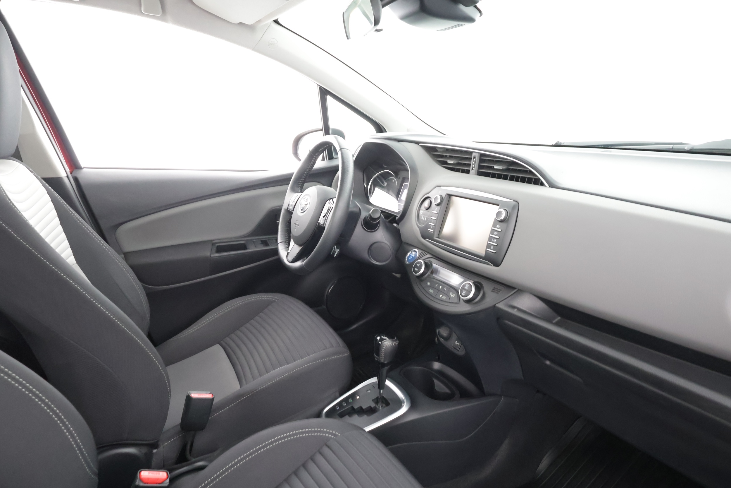 TOYOTA YARIS 2018
