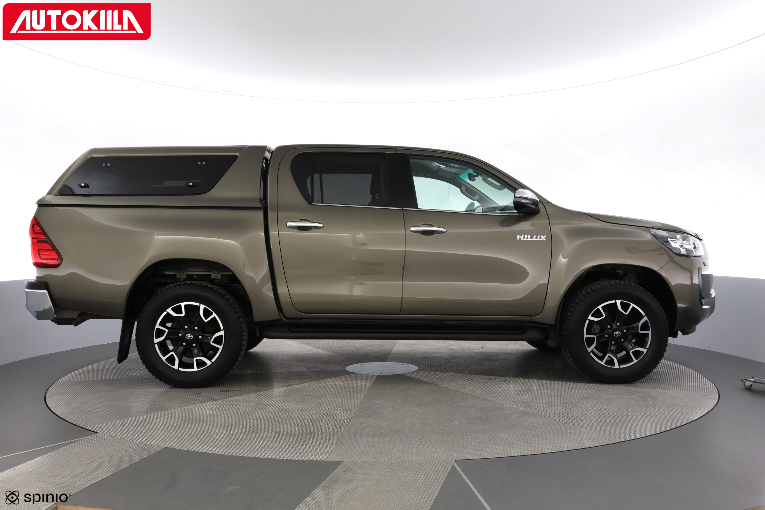 TOYOTA HILUX 2023