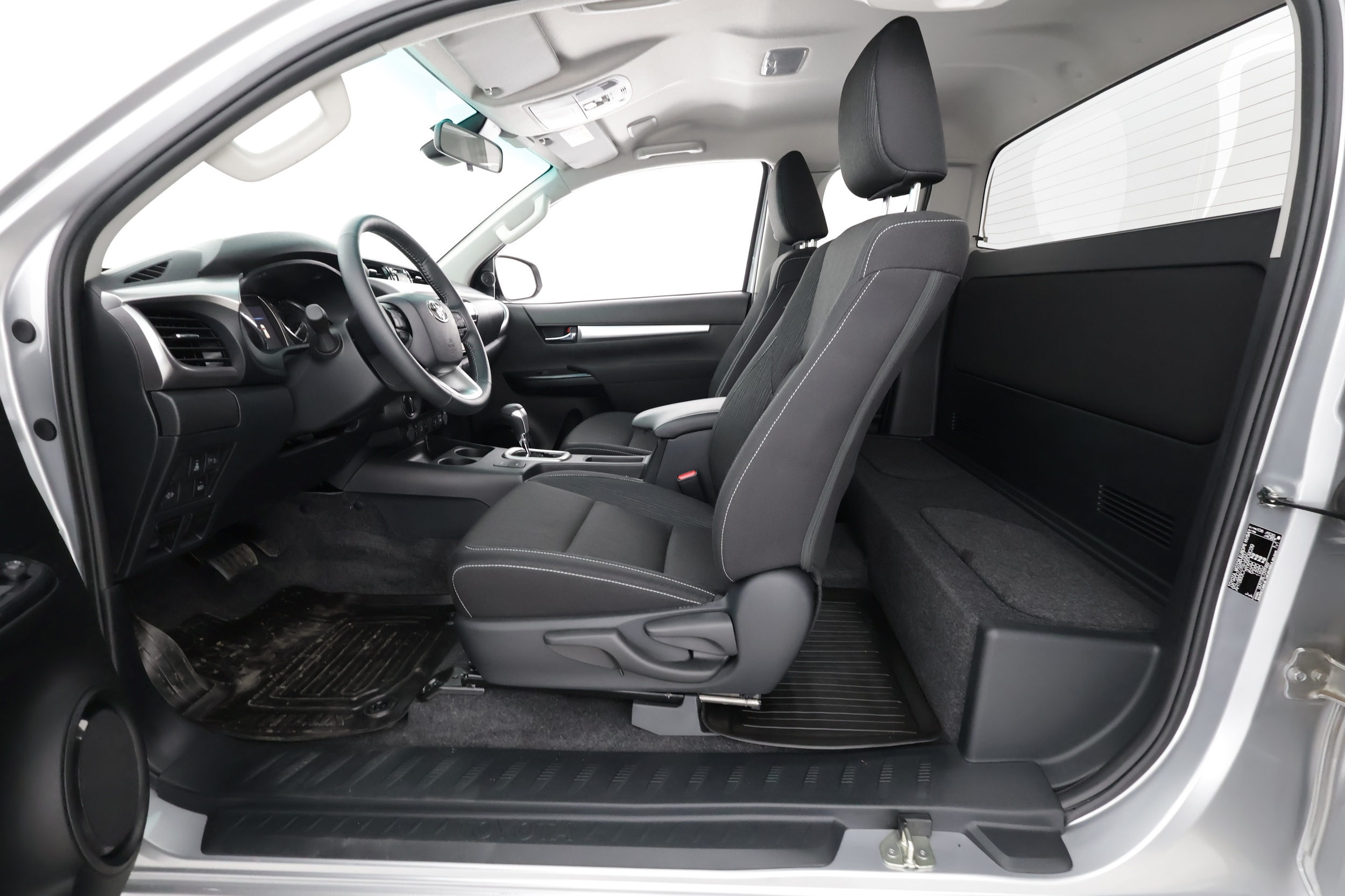 TOYOTA HILUX 2025