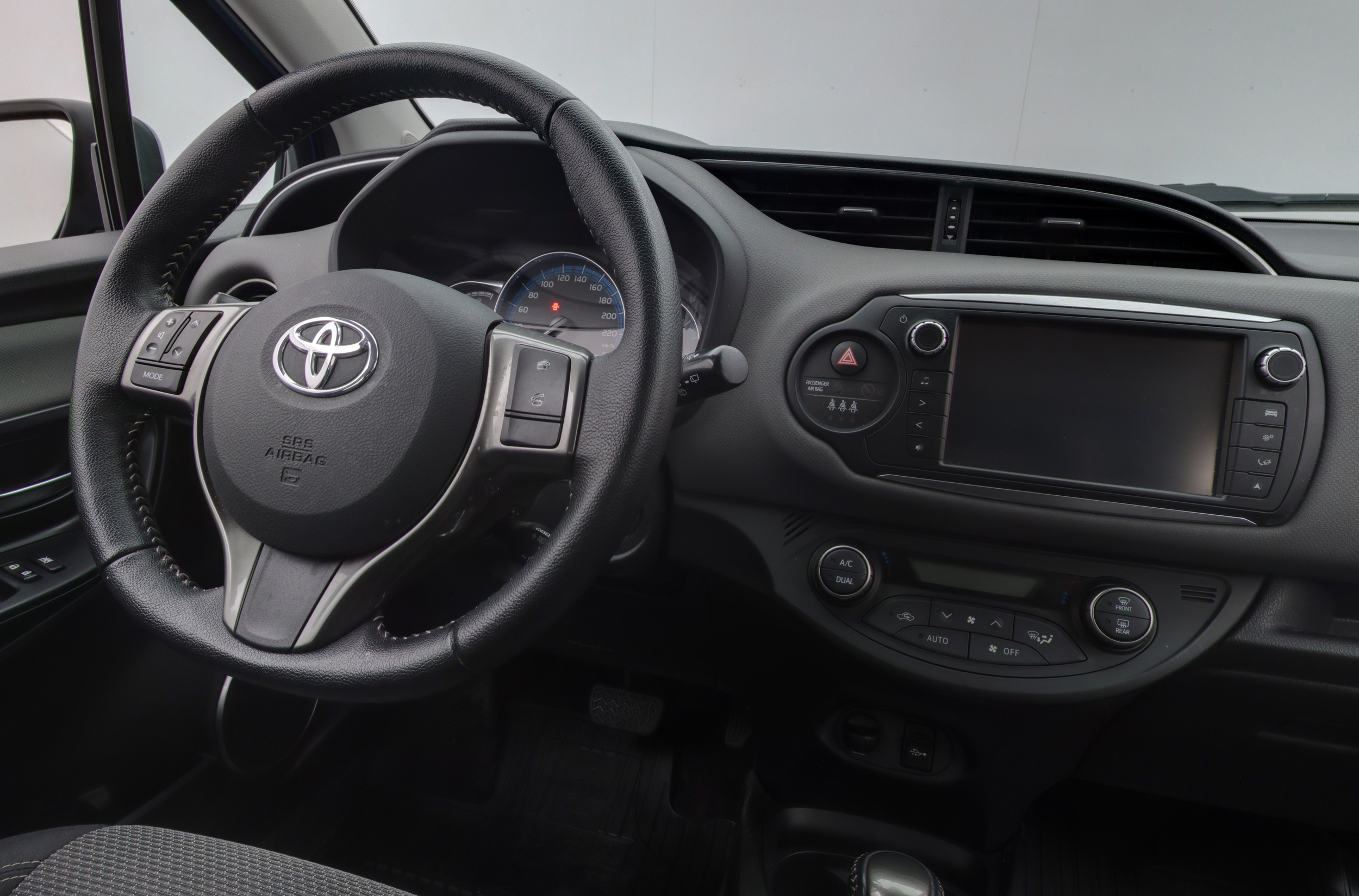 TOYOTA YARIS 2014