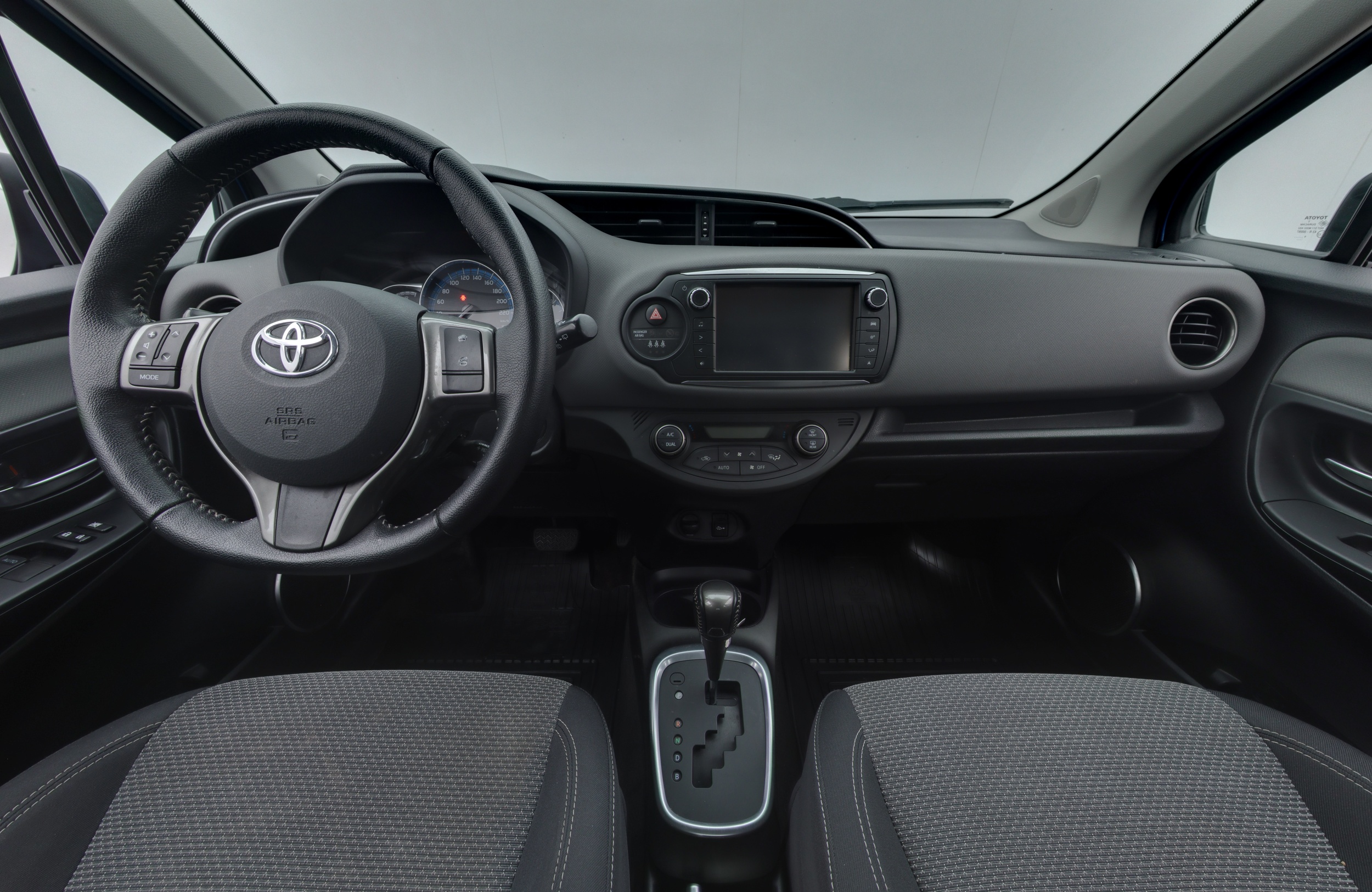 TOYOTA YARIS 2014