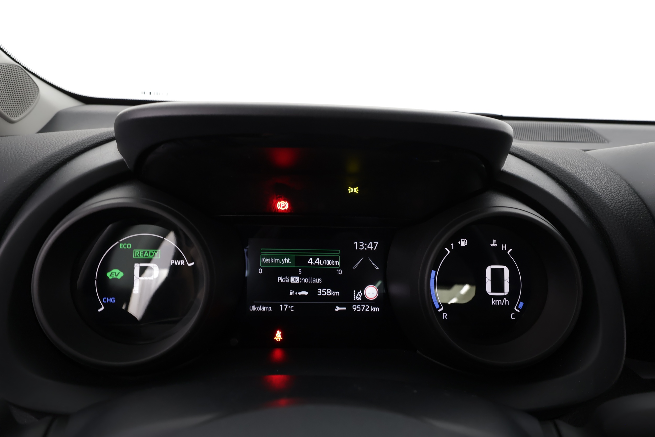 TOYOTA YARIS 2024