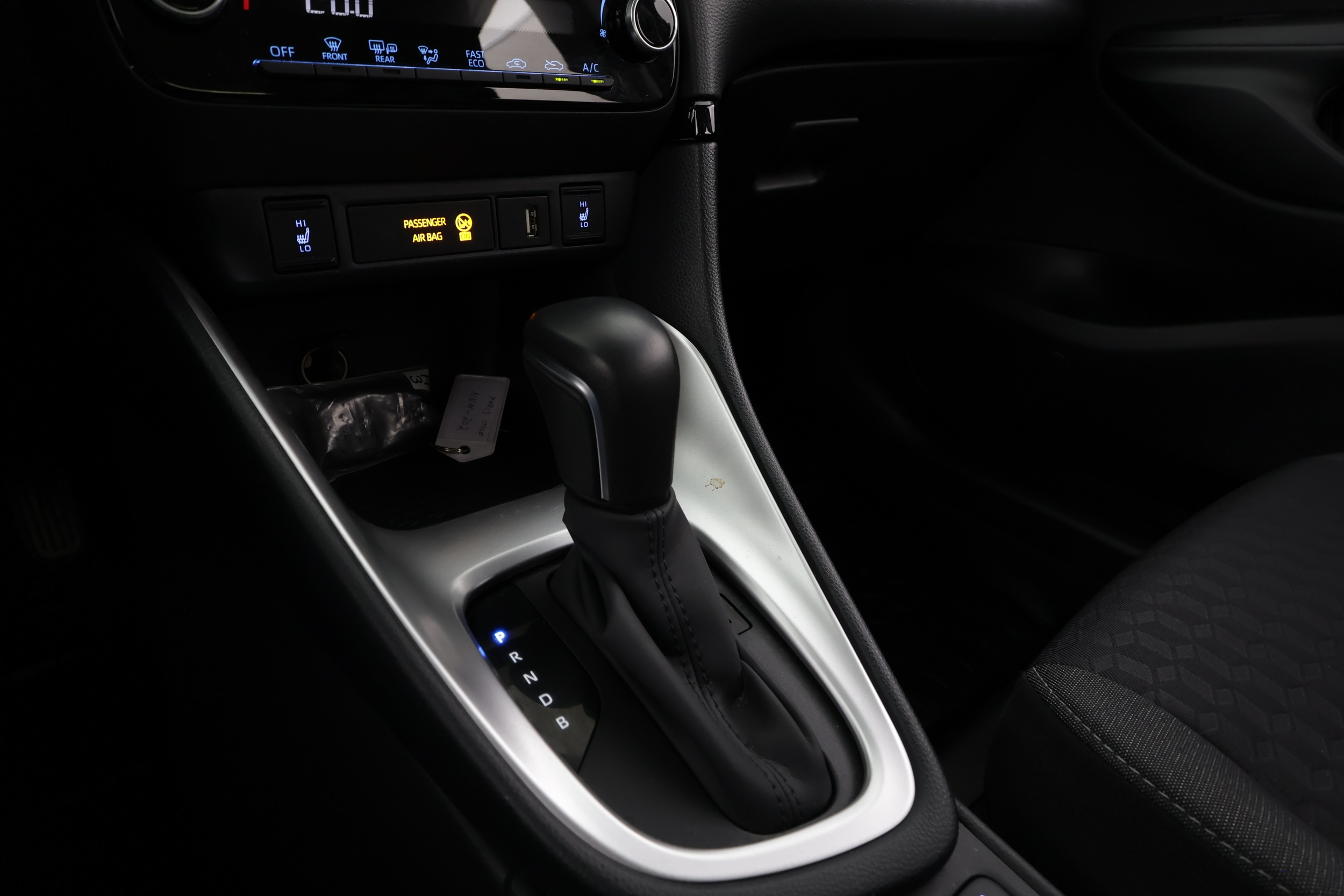 TOYOTA YARIS 2024