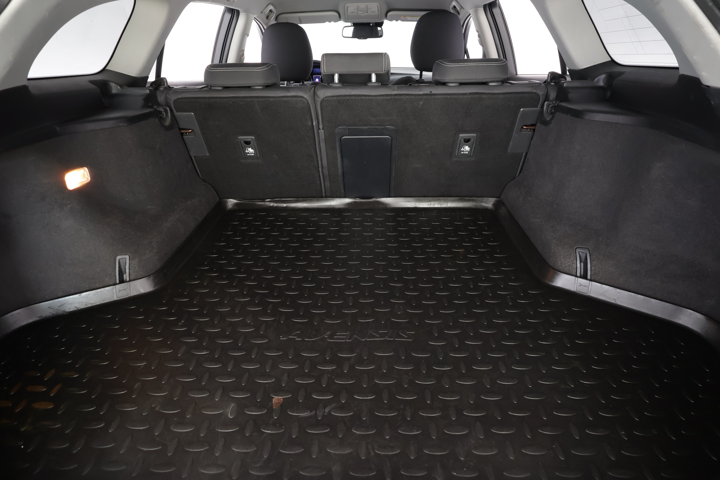 TOYOTA AVENSIS 2015