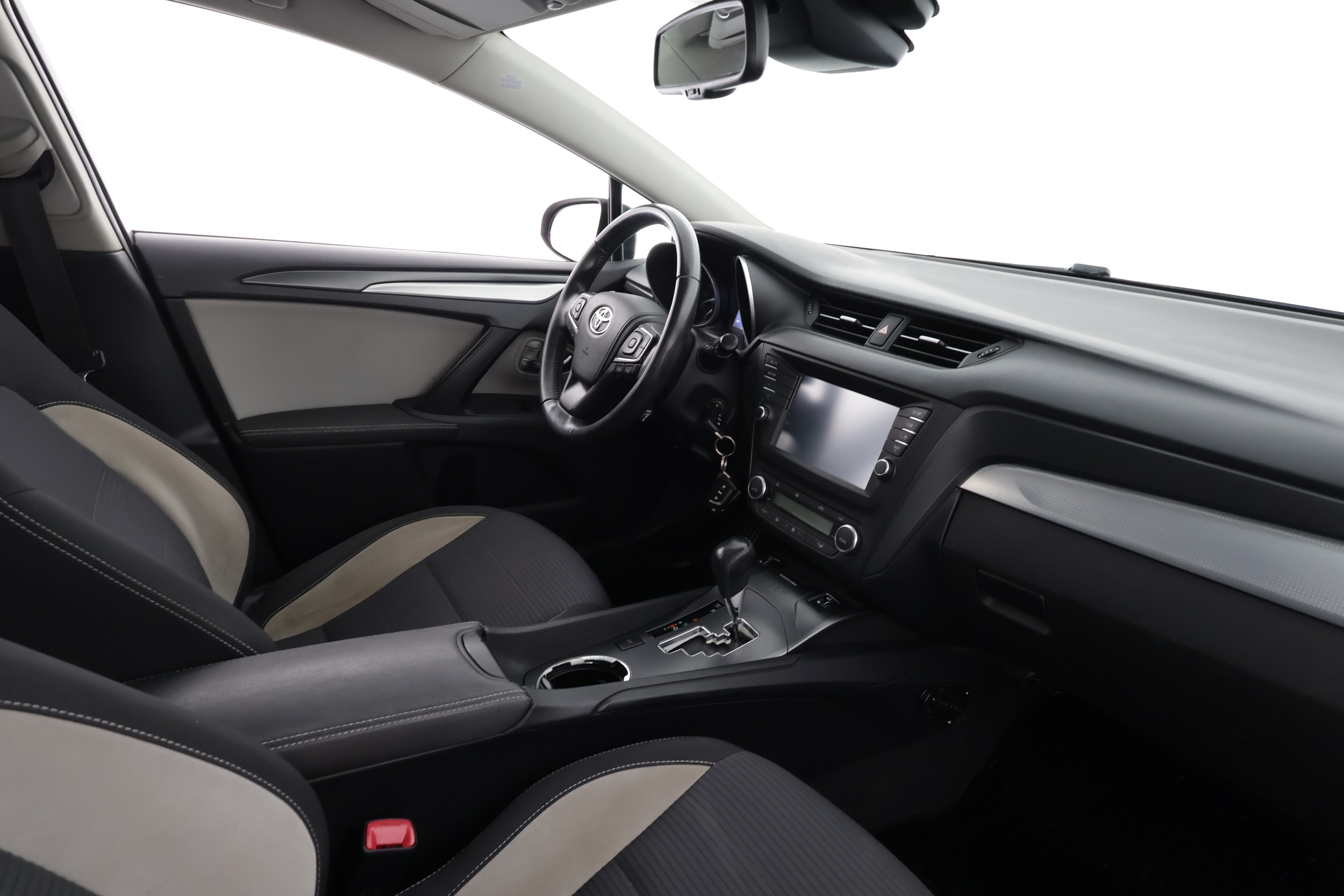 TOYOTA AVENSIS 2015