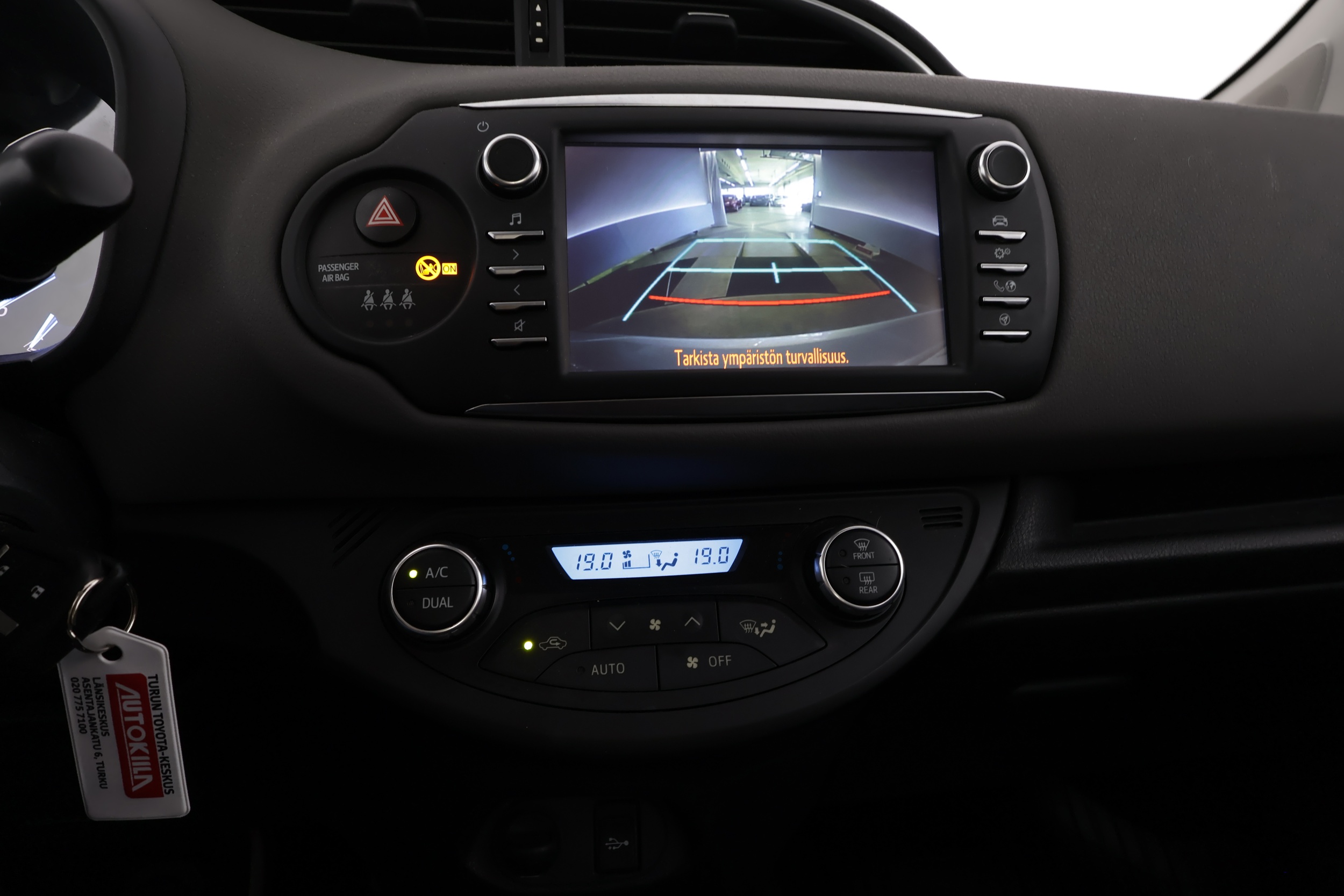 TOYOTA YARIS 2017
