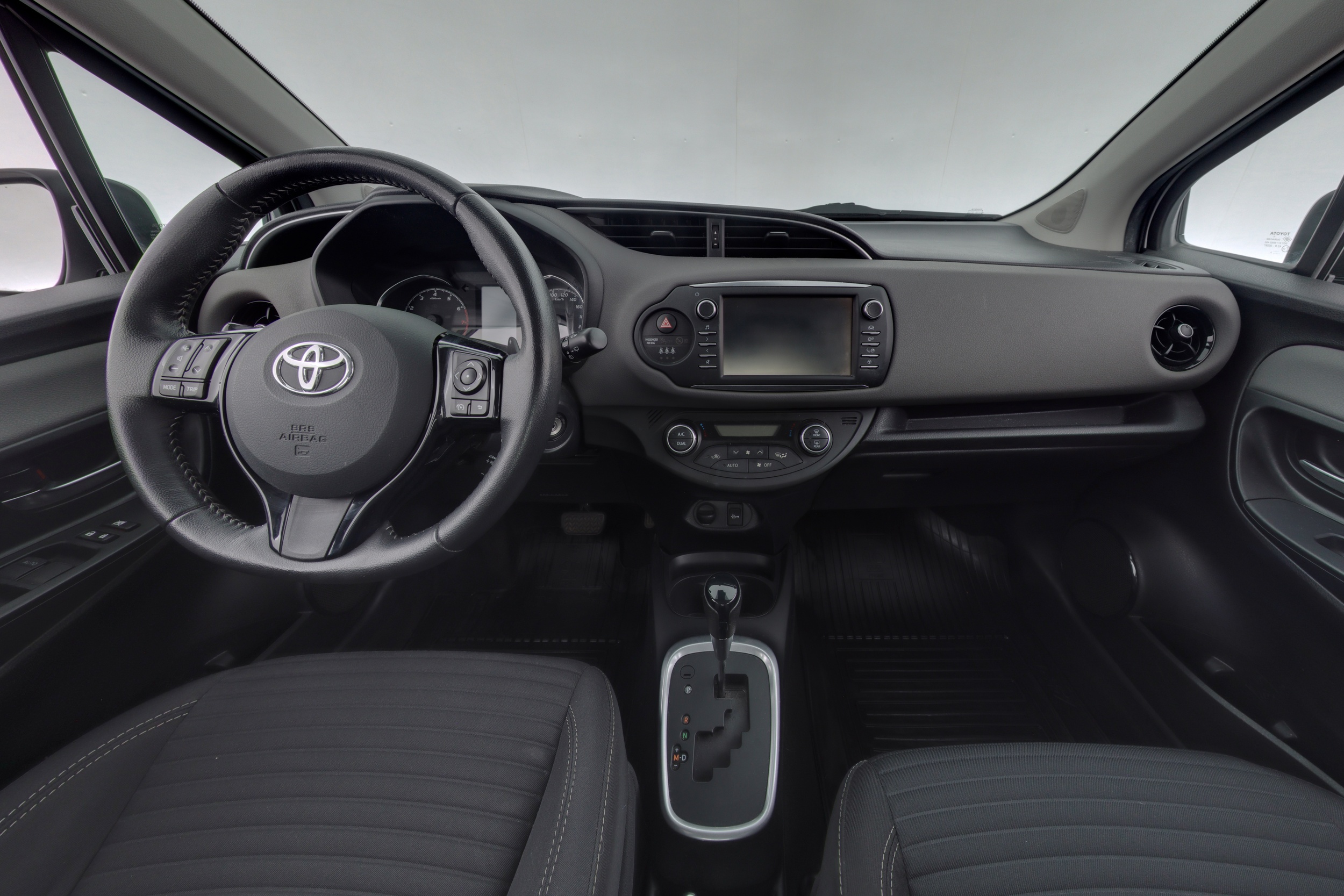 TOYOTA YARIS 2017