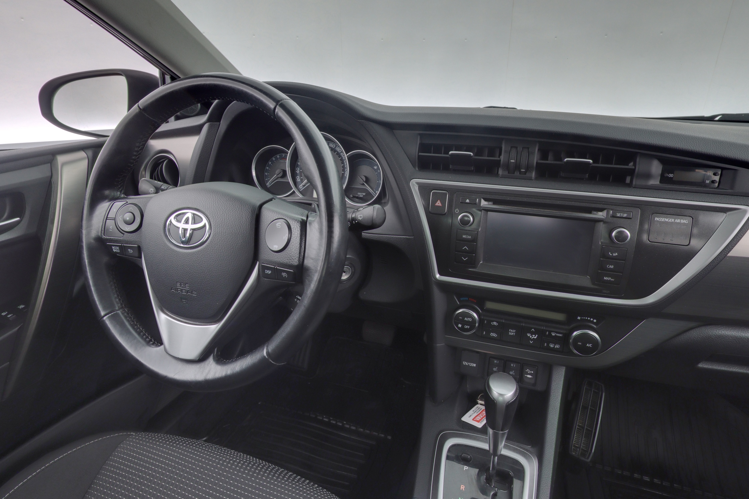 TOYOTA AURIS 2013