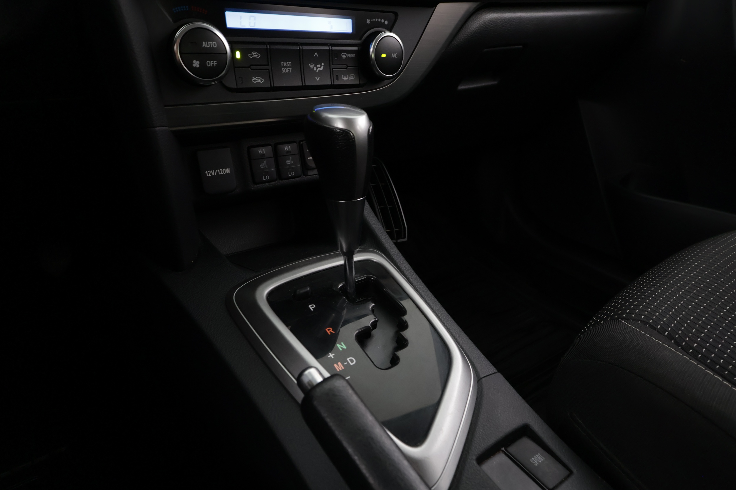 TOYOTA AURIS 2013