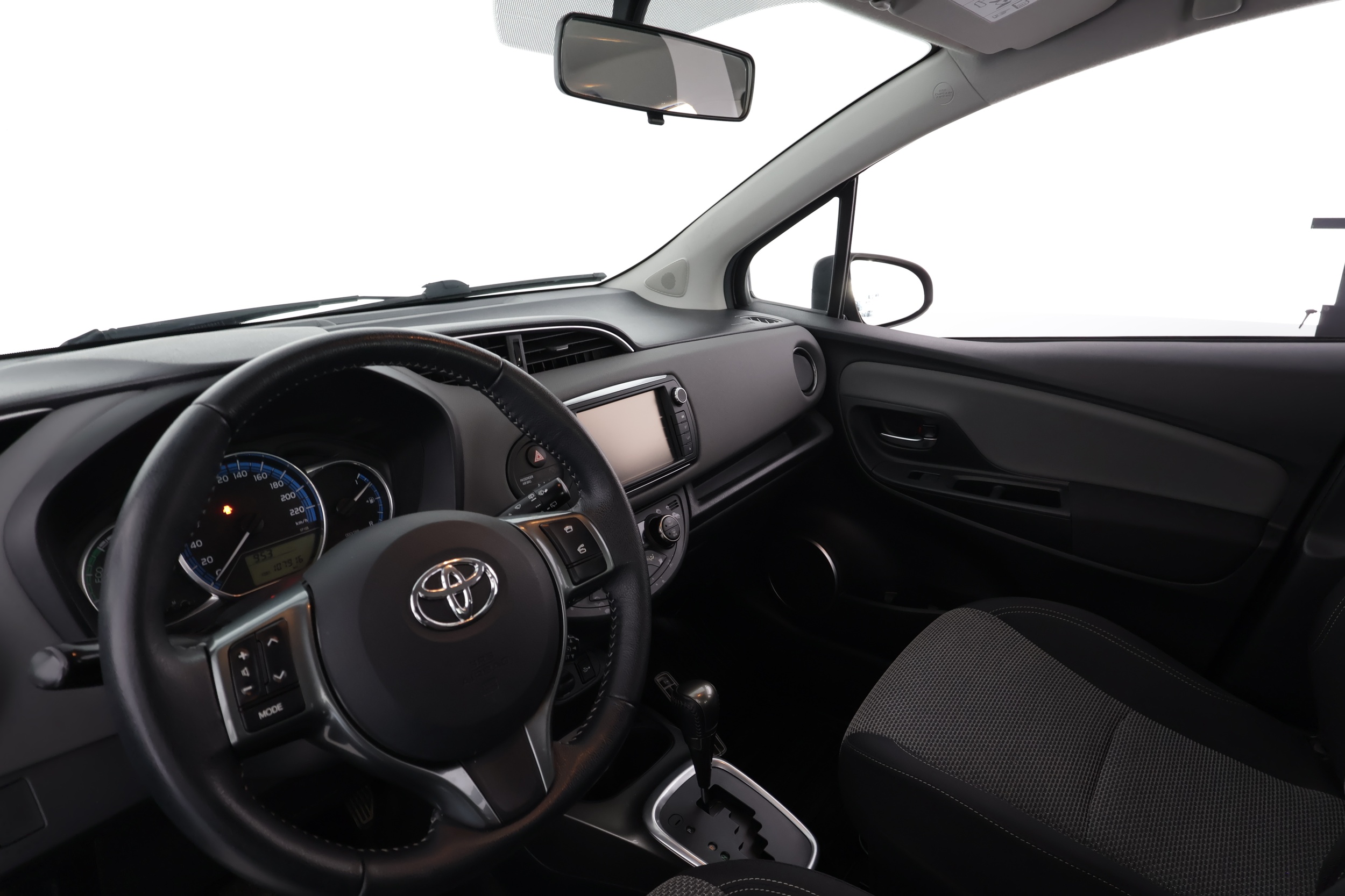 TOYOTA YARIS 2016