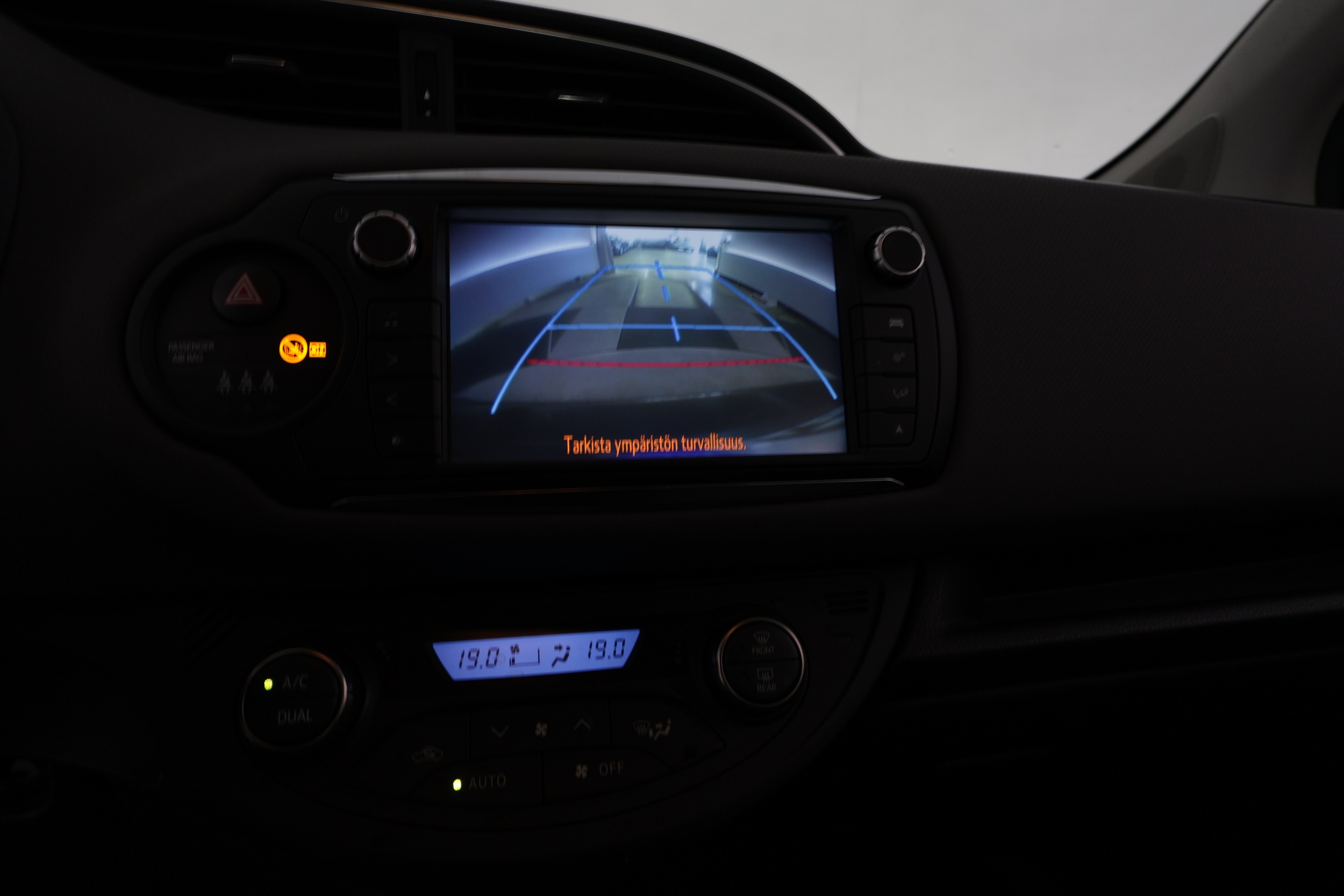 TOYOTA YARIS 2016