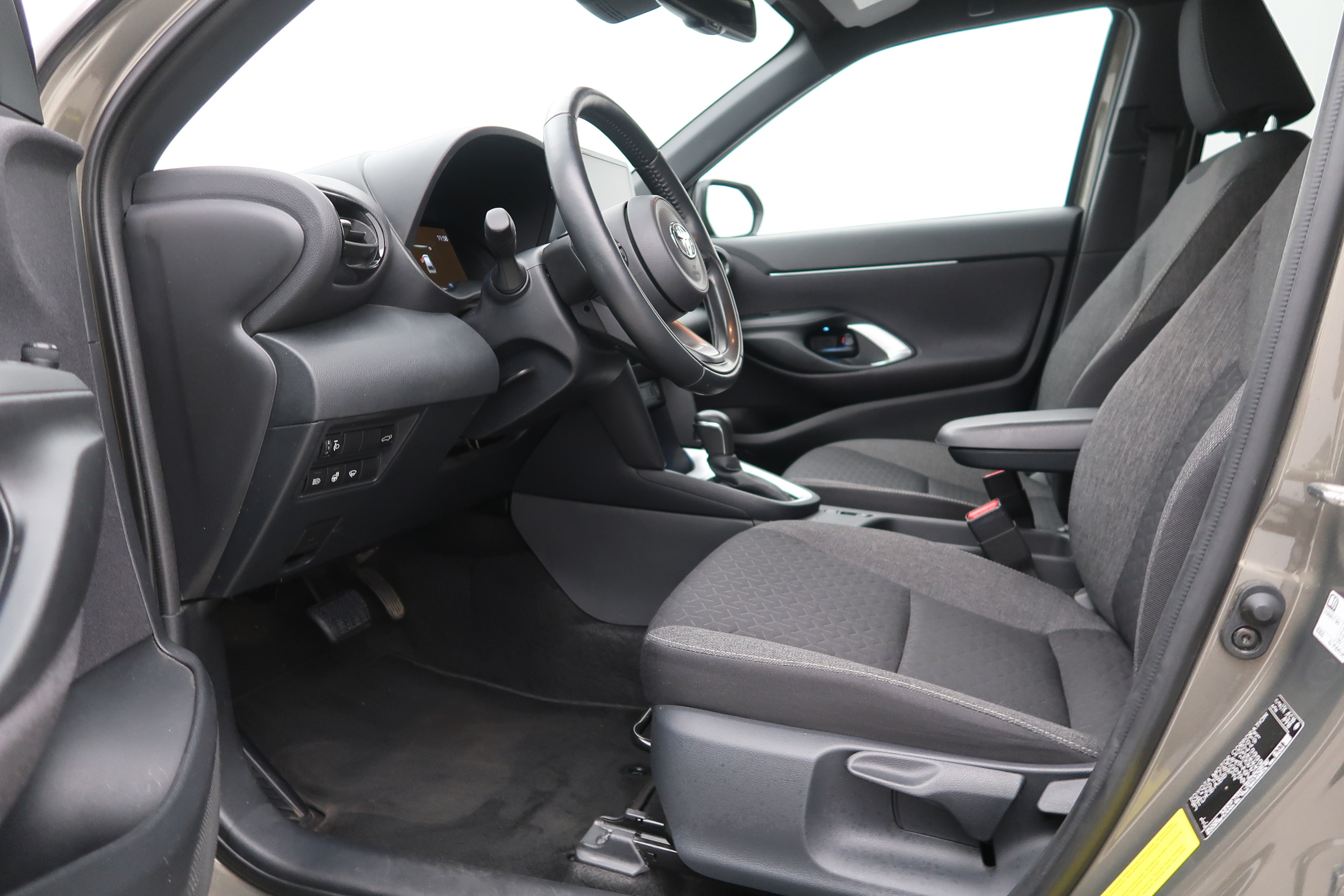 TOYOTA Yaris Cross 2023