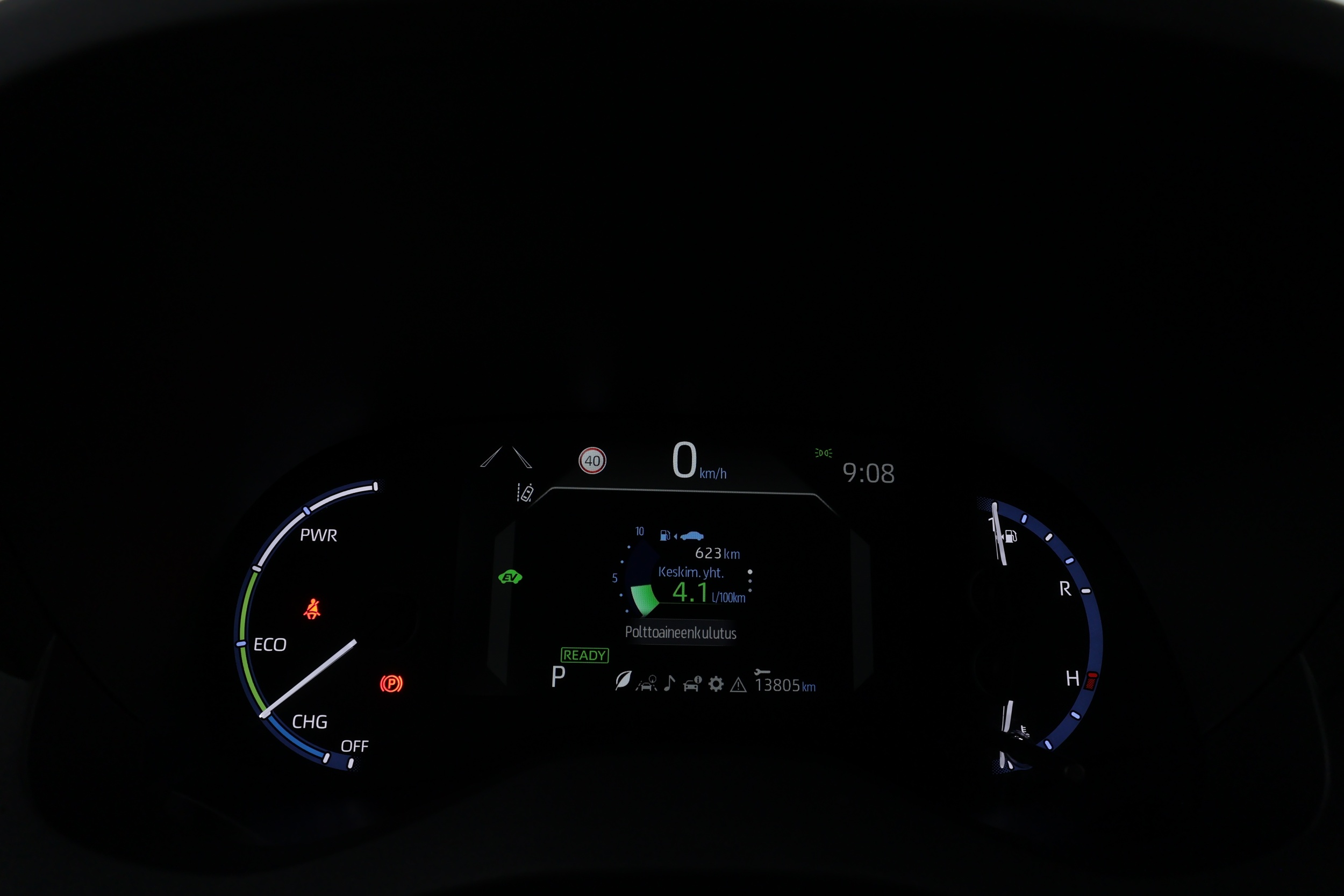 TOYOTA Yaris Cross 2024
