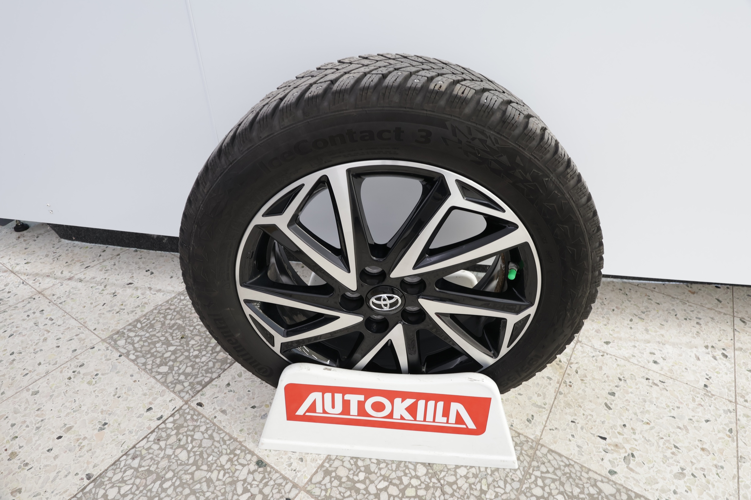 TOYOTA YARIS 2024