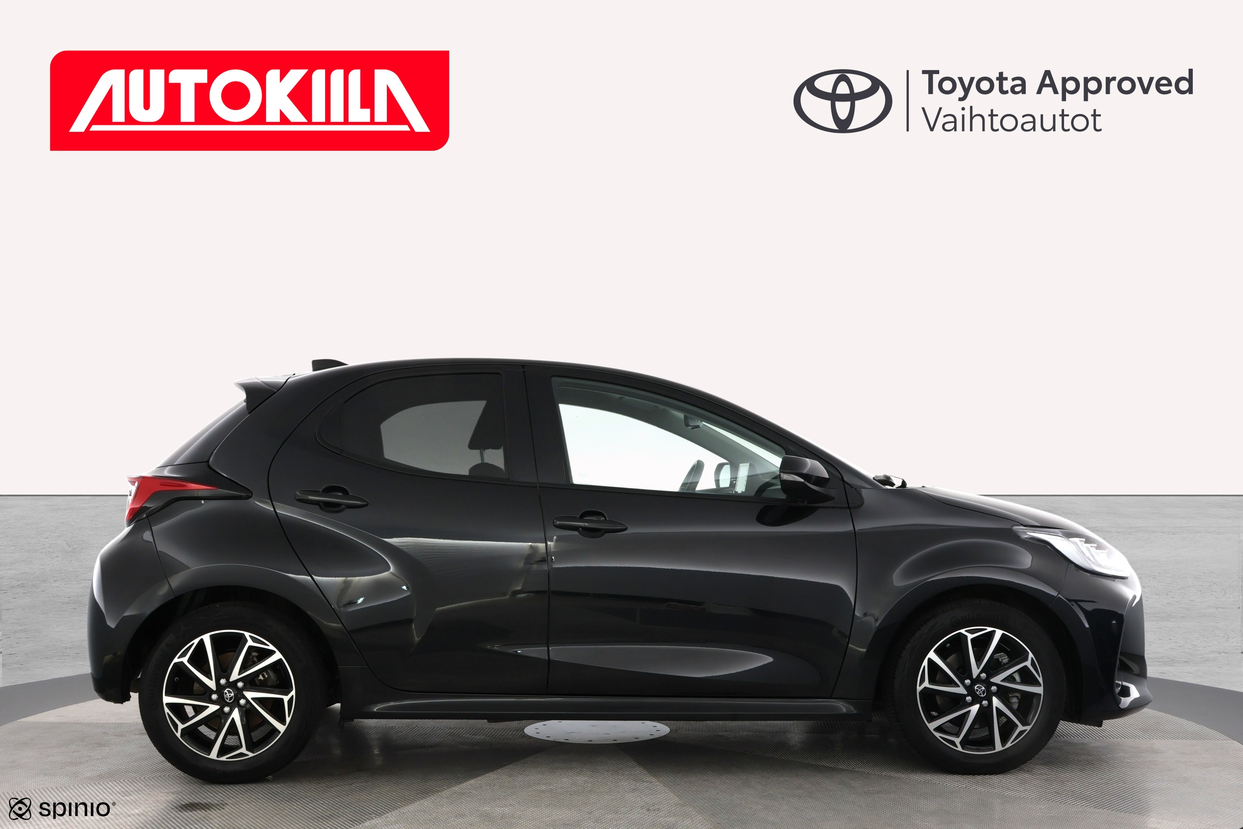 TOYOTA YARIS 2024