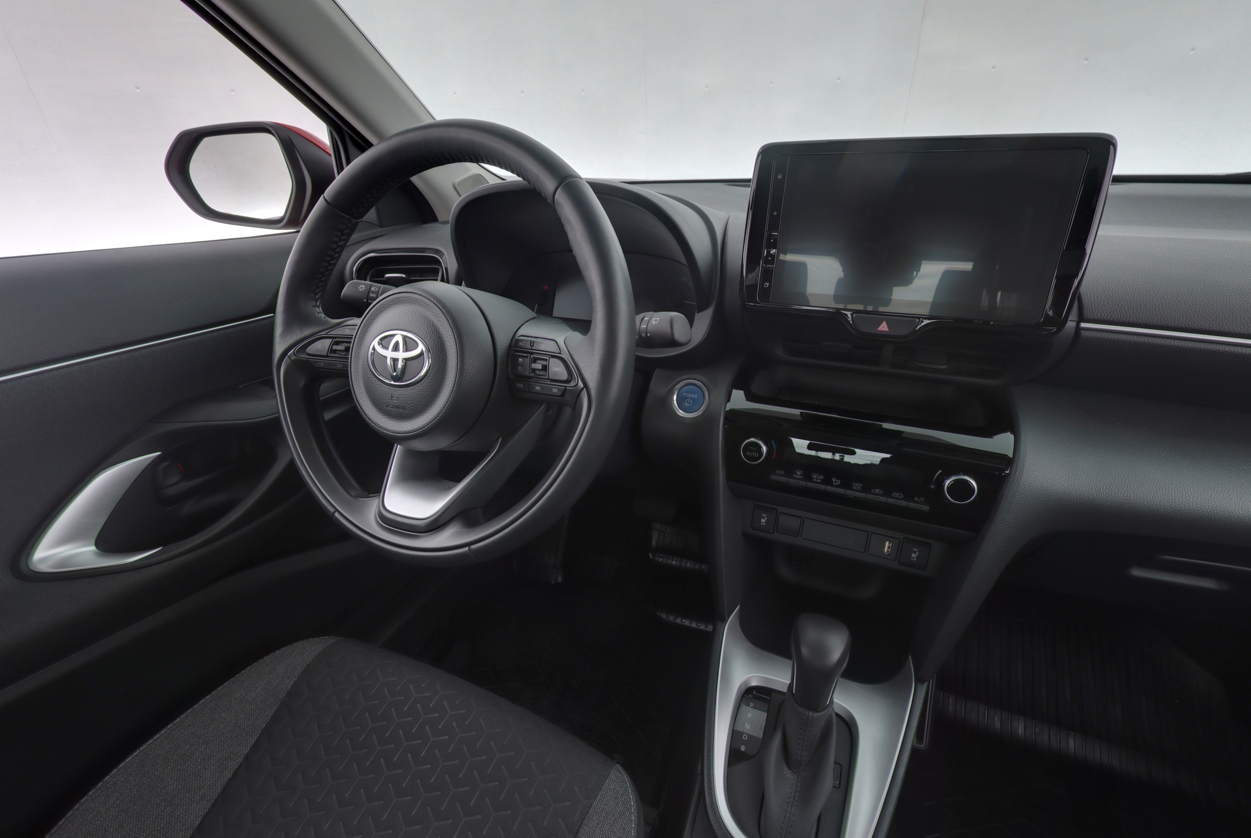 TOYOTA Yaris Cross 2024