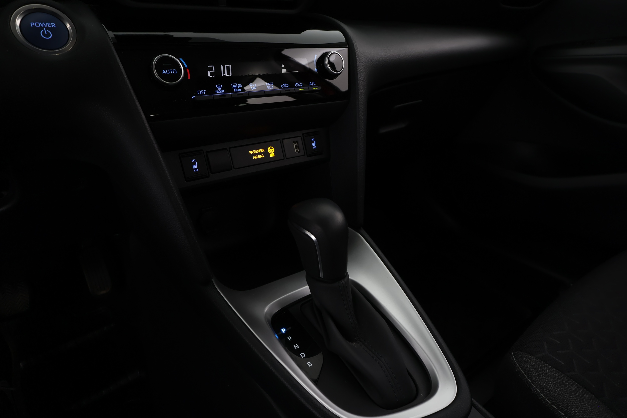 TOYOTA Yaris Cross 2024