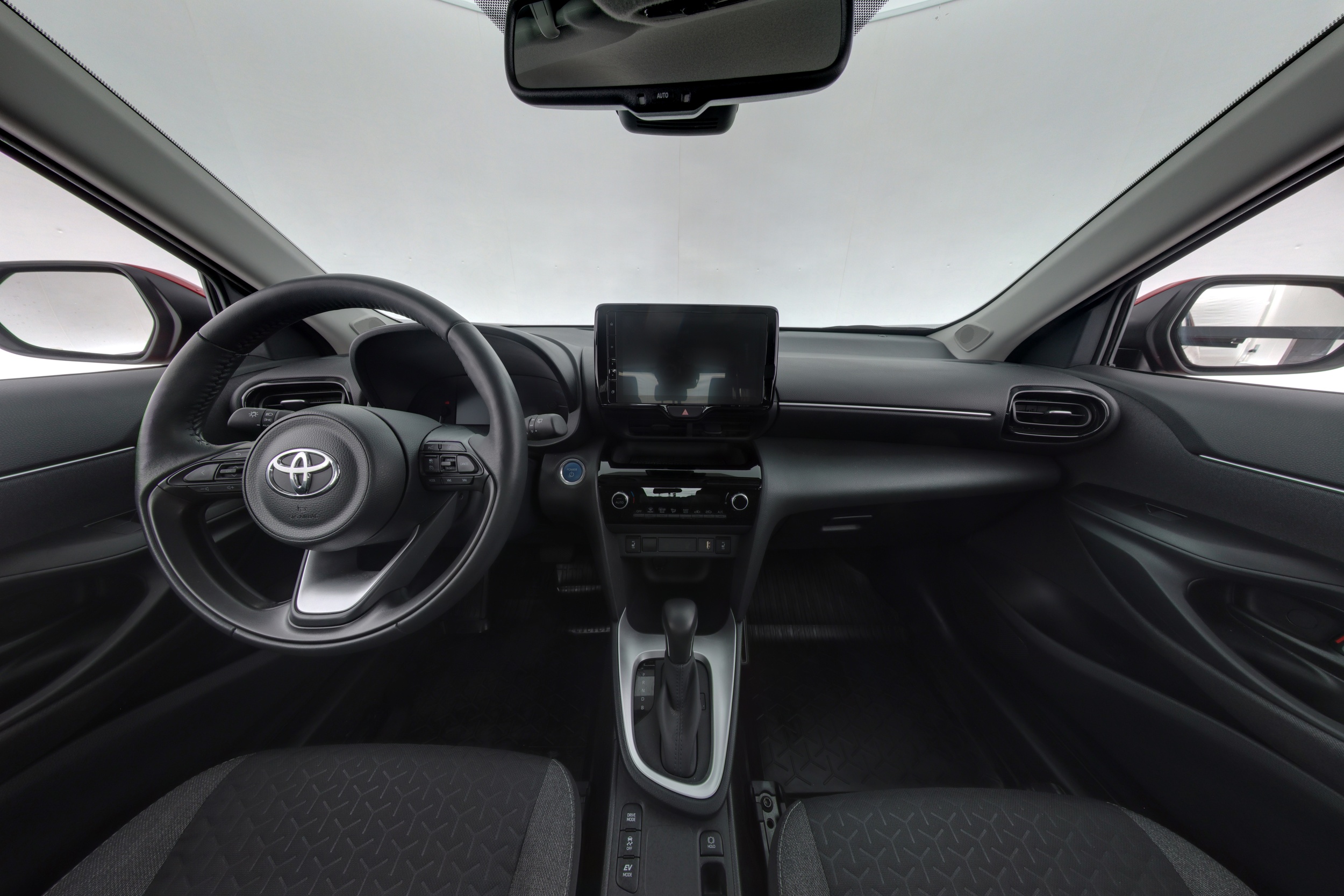 TOYOTA Yaris Cross 2024