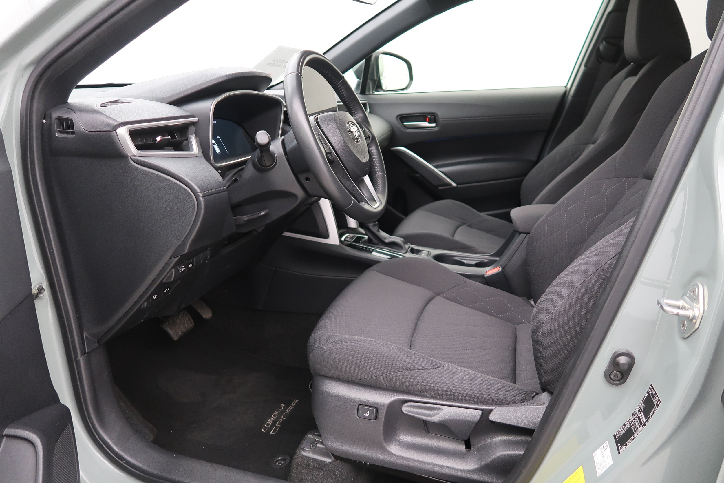 TOYOTA Corolla Cross 2024