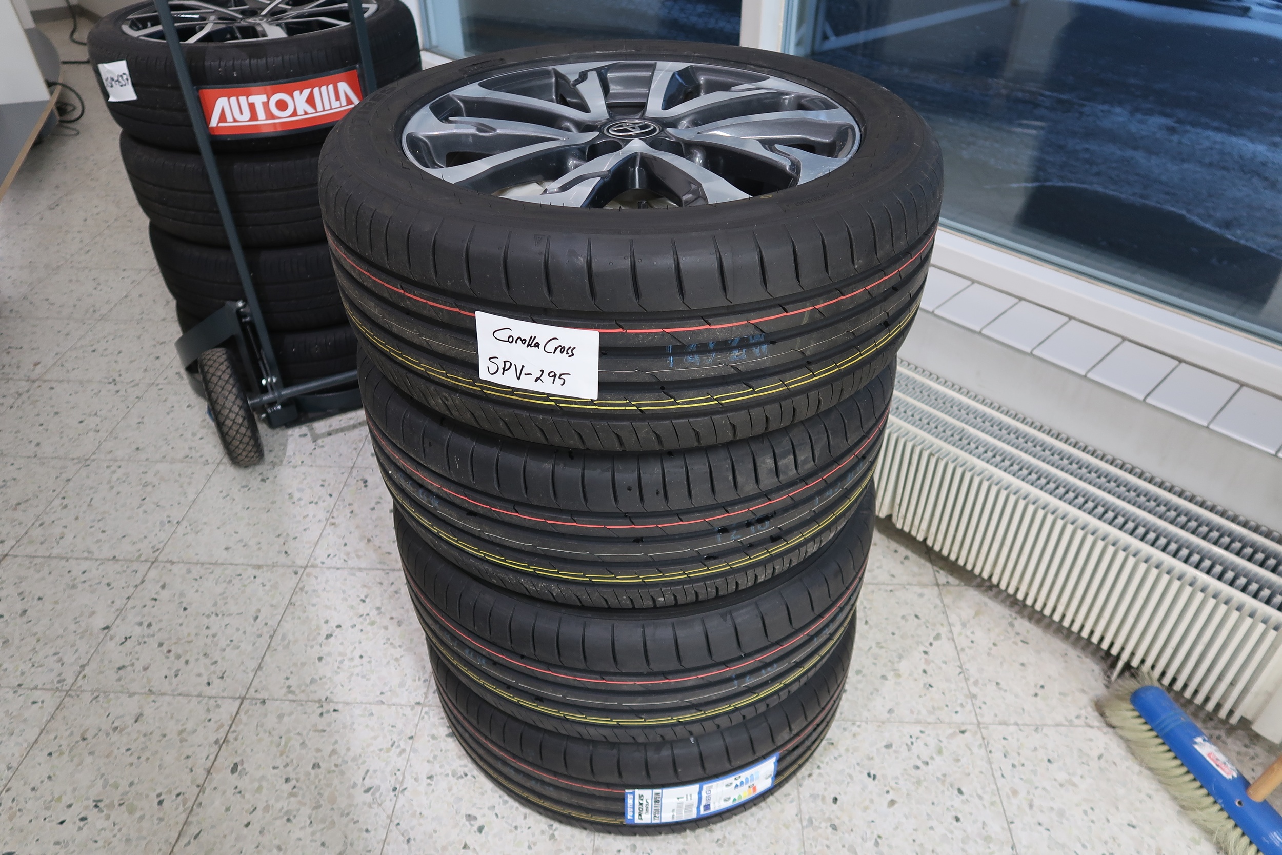 TOYOTA Corolla Cross 2024