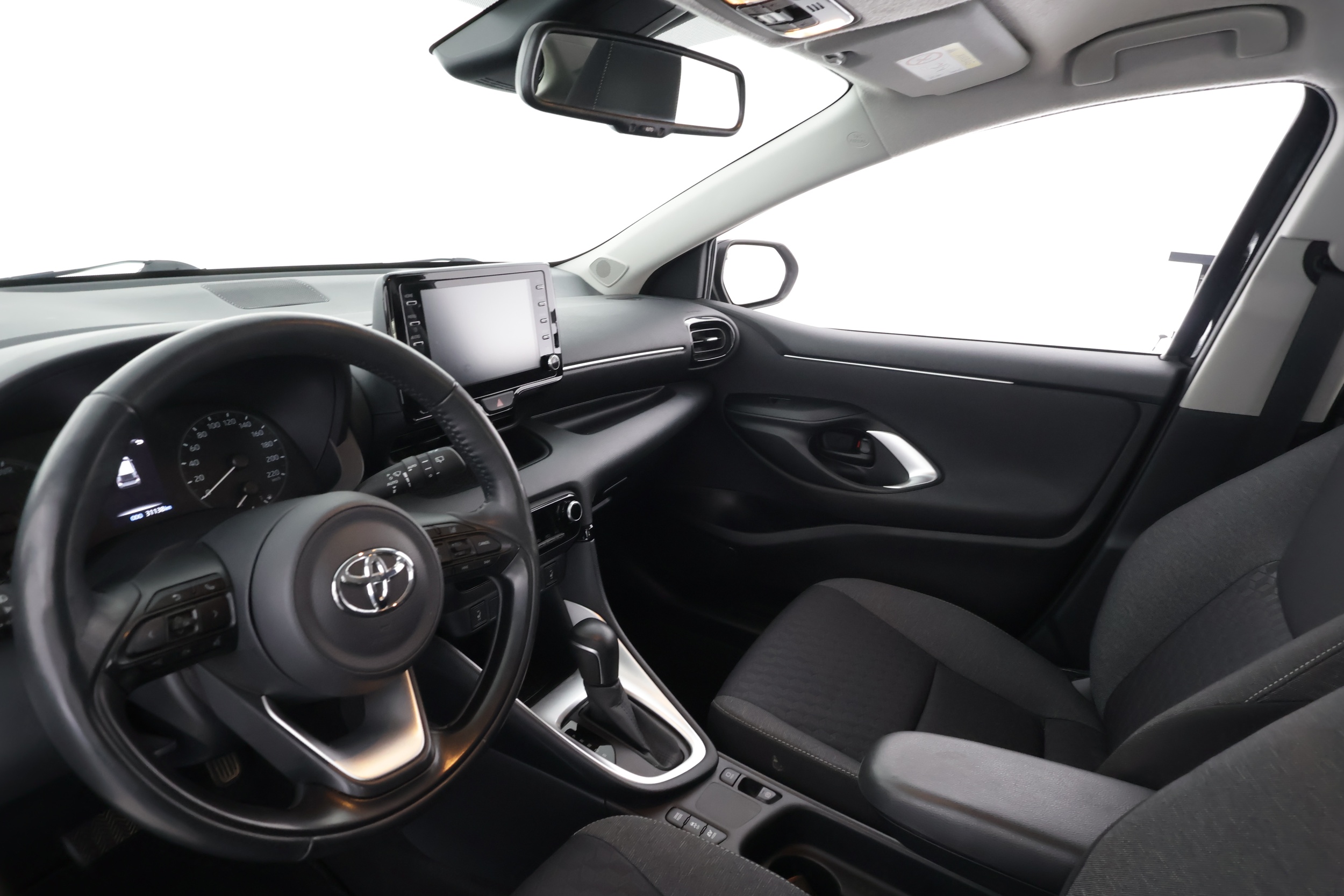 TOYOTA YARIS 2024