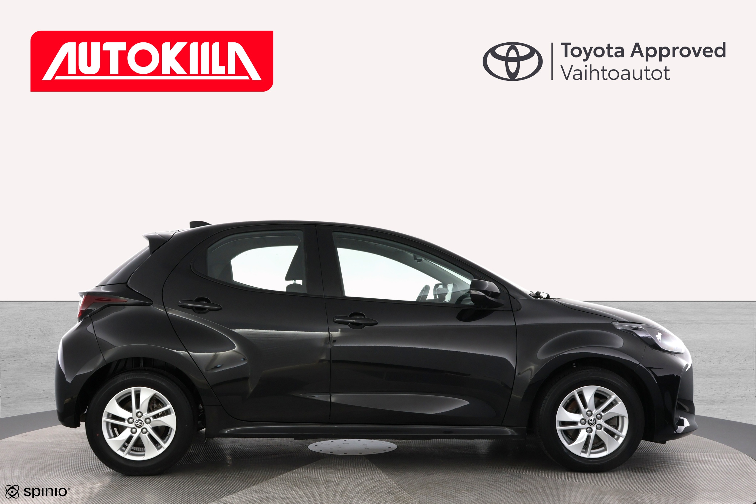 TOYOTA YARIS 2024