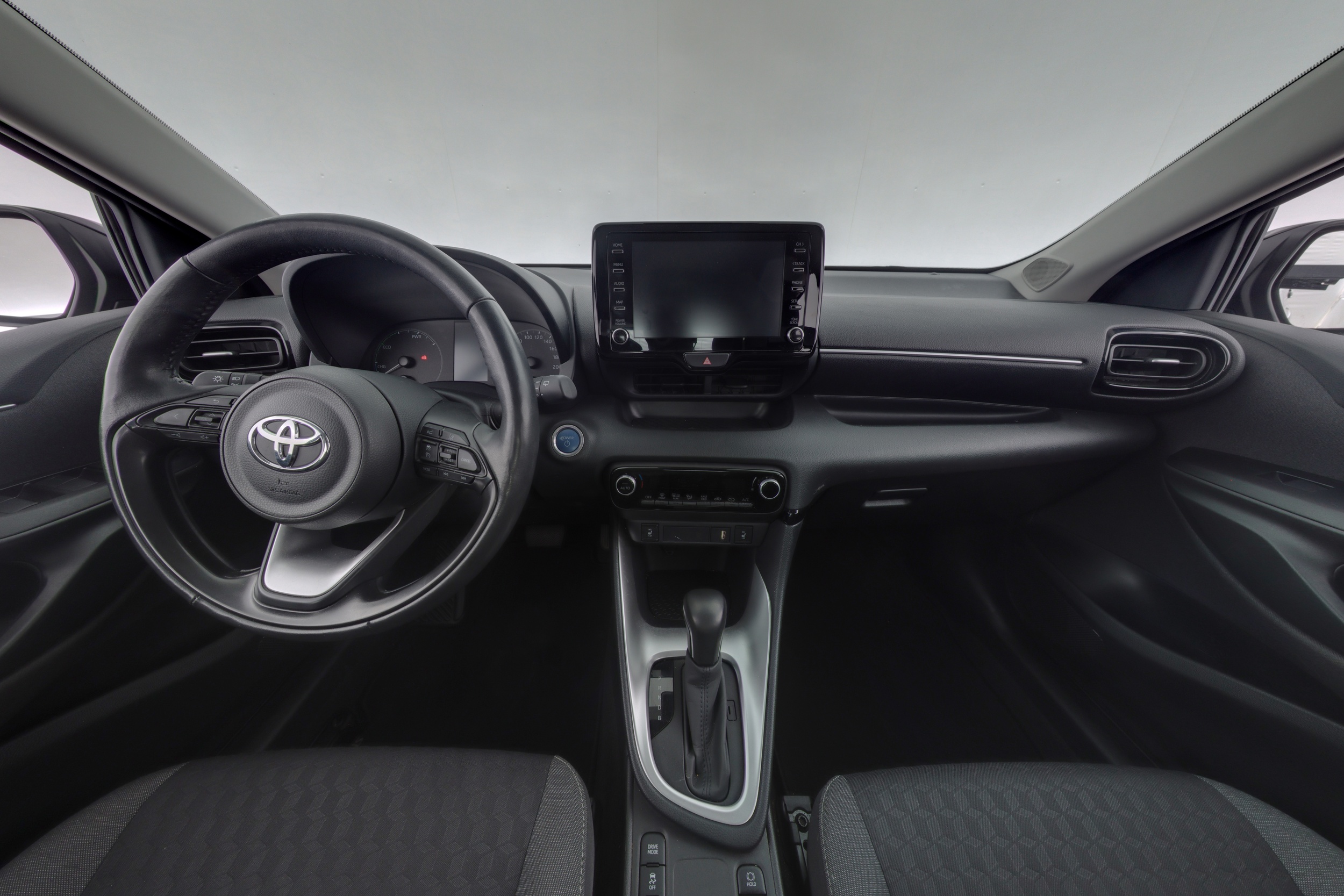 TOYOTA YARIS 2024