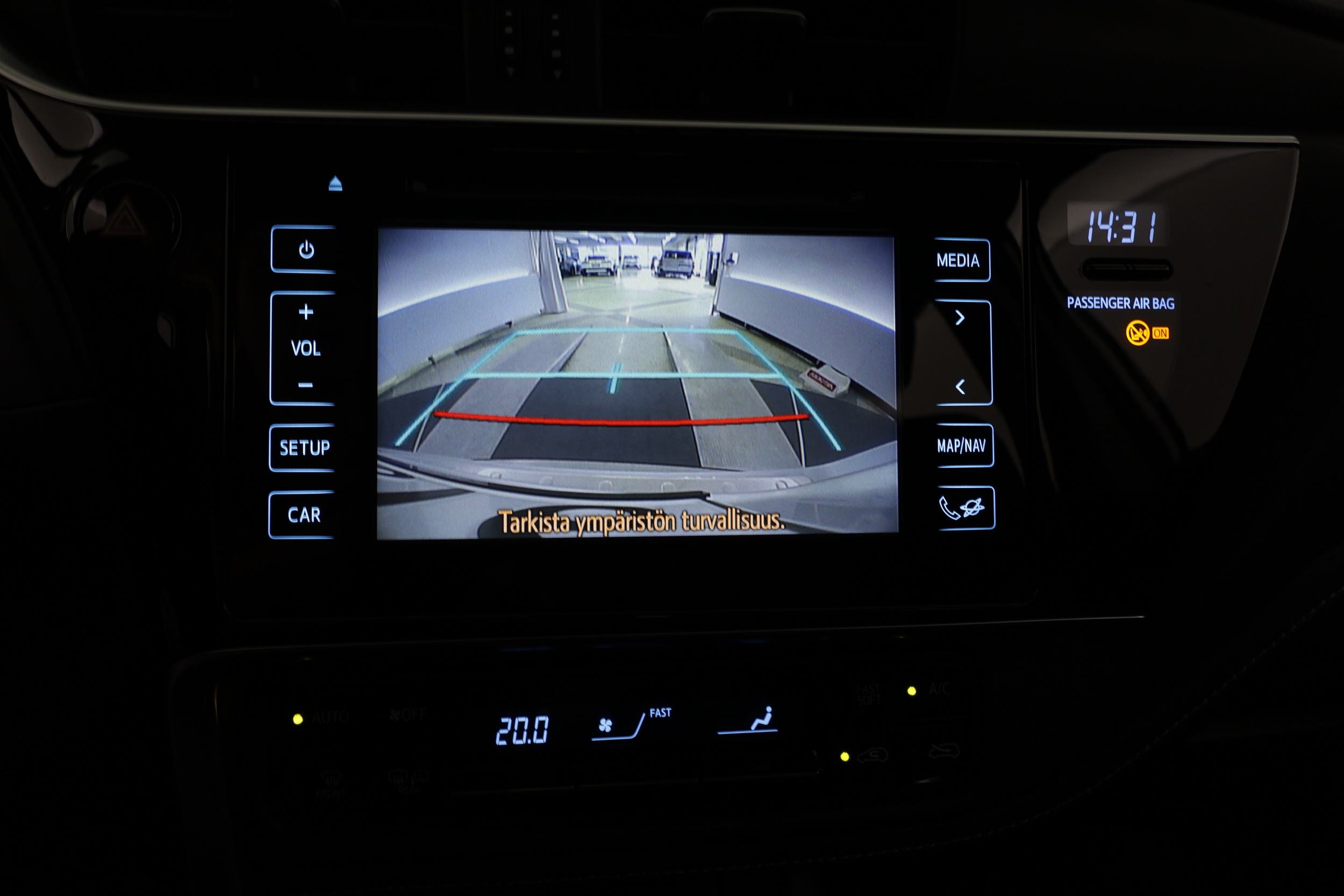 TOYOTA AURIS 2016