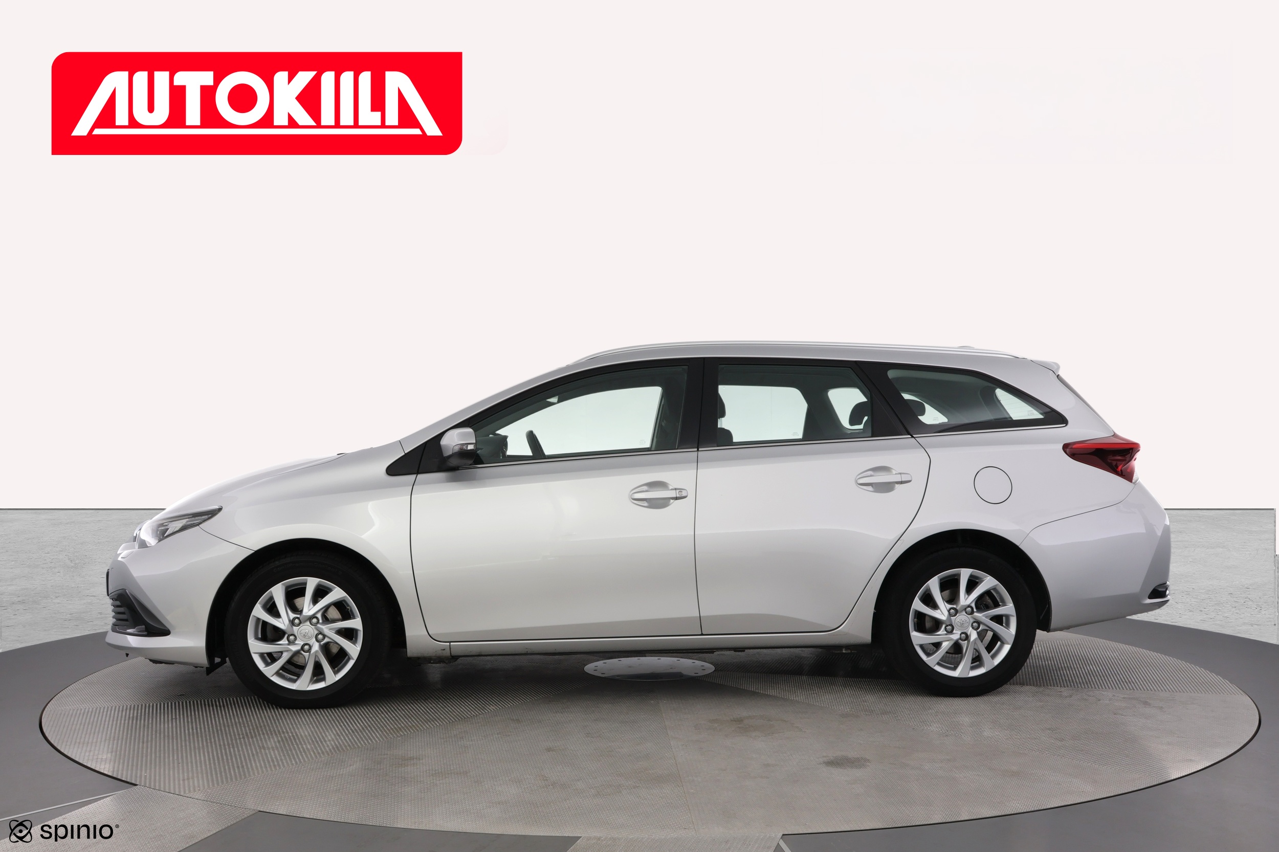 TOYOTA AURIS 2016