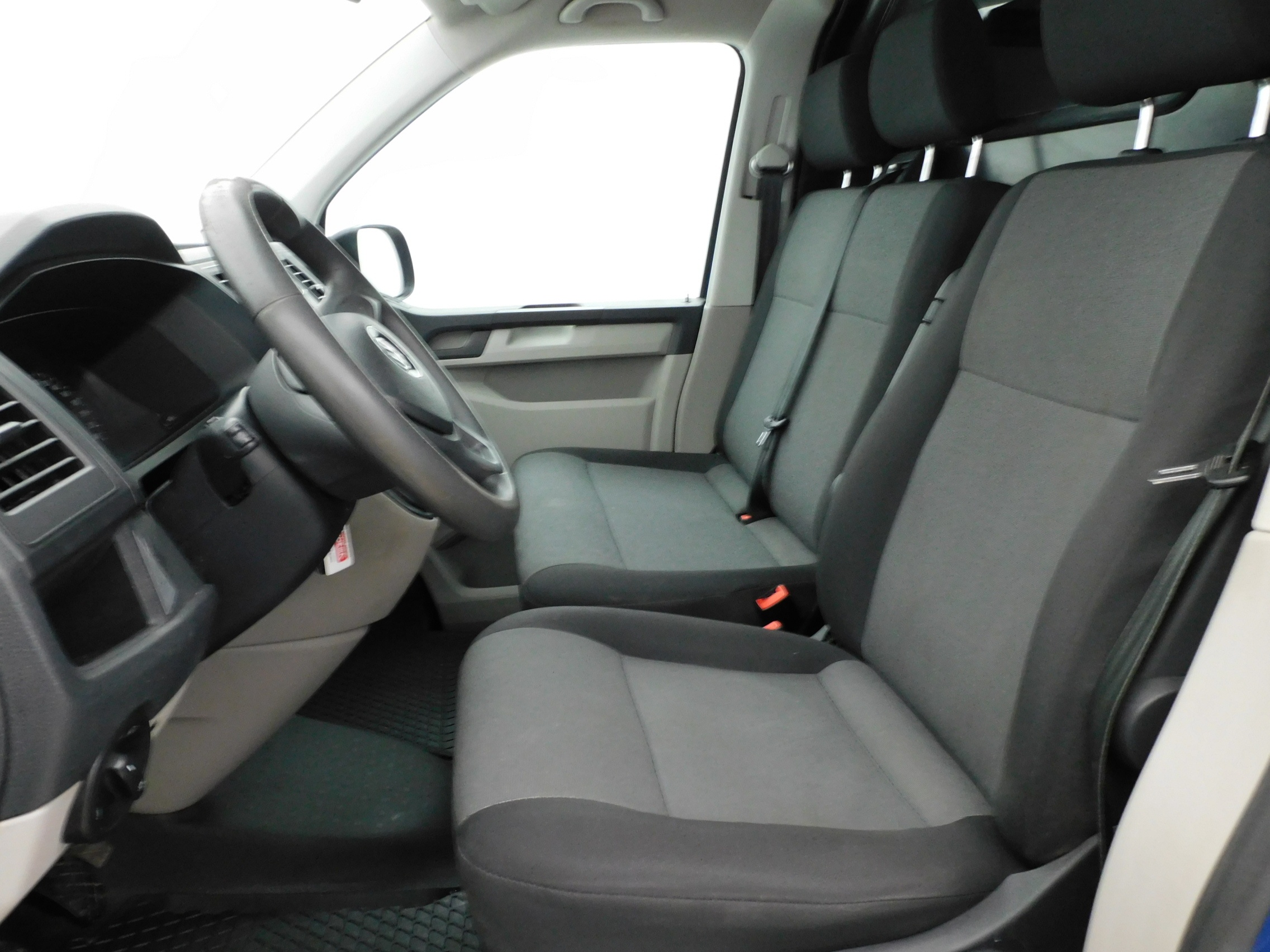 VOLKSWAGEN TRANSPORTER 2017