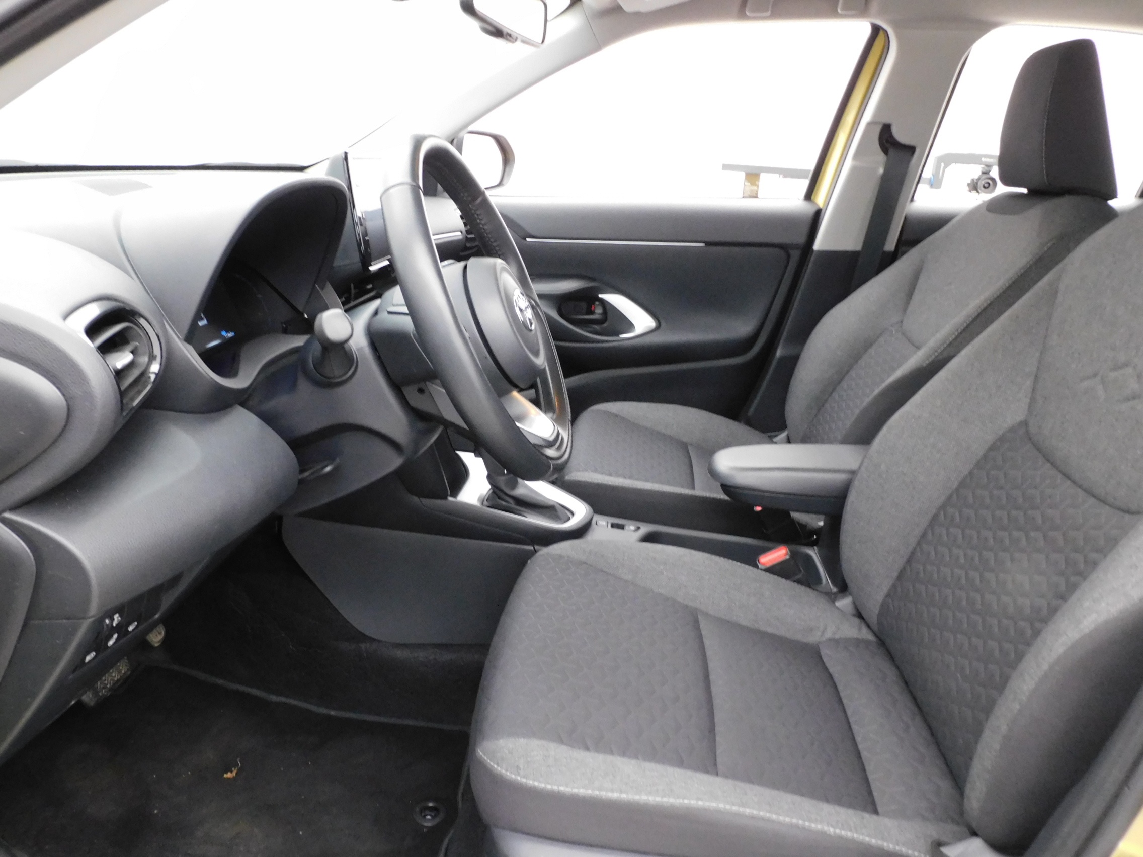 TOYOTA Yaris Cross 2024